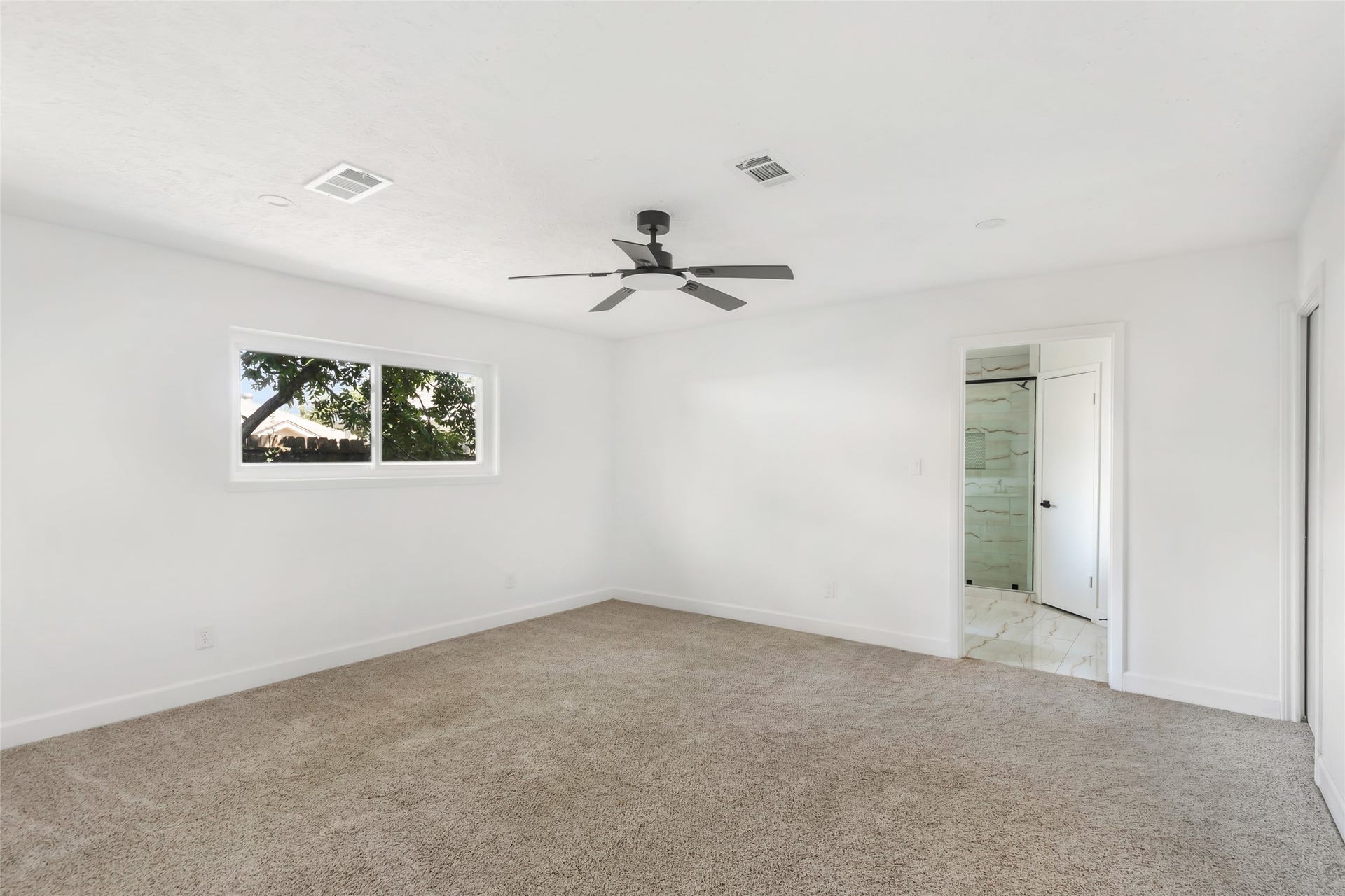 4308 Pine Shadows Street, Dickinson, TX 77539 4308 Pine Shadows Street, Dickinson, TX 77539