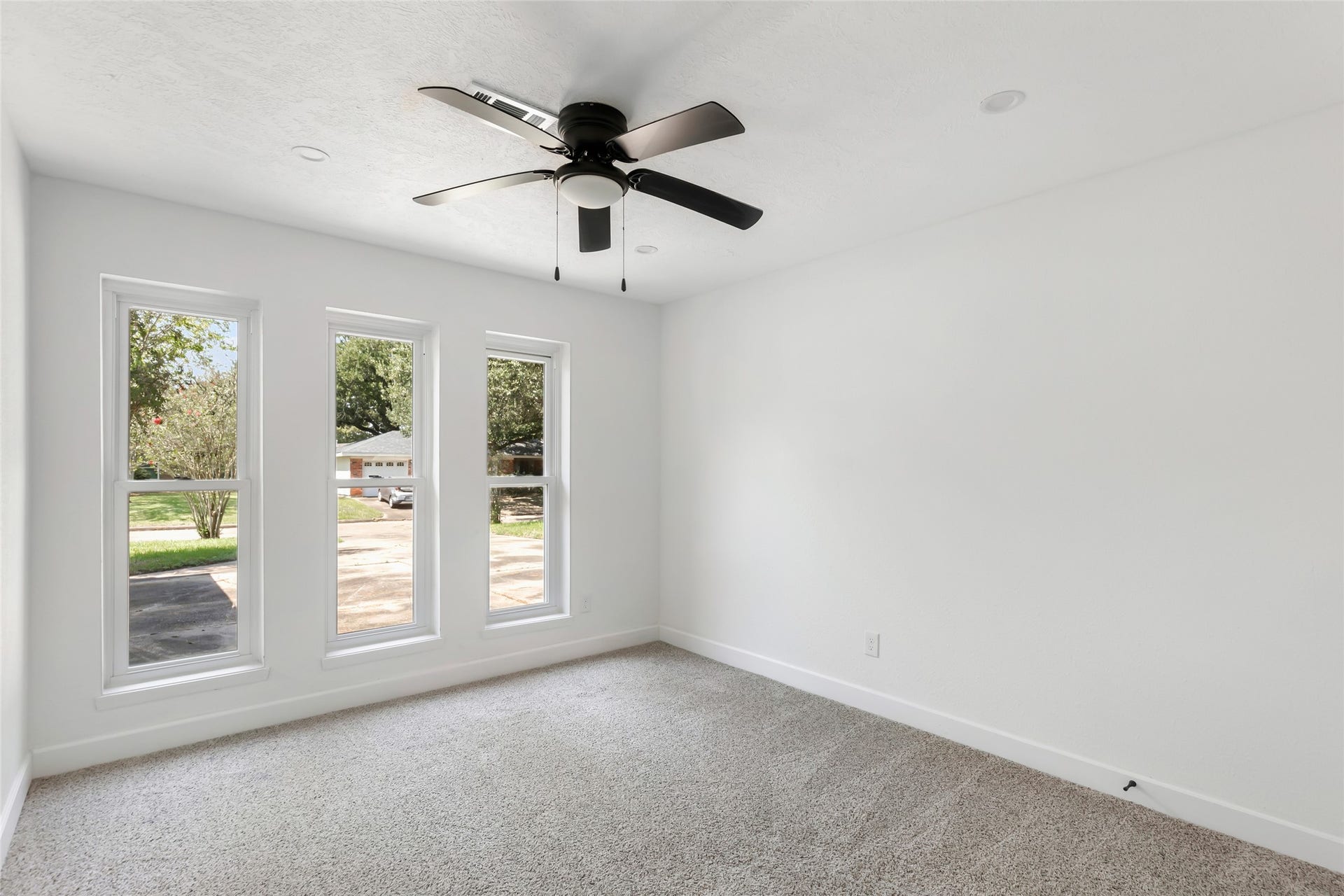 4308 Pine Shadows Street, Dickinson, TX 77539 4308 Pine Shadows Street, Dickinson, TX 77539