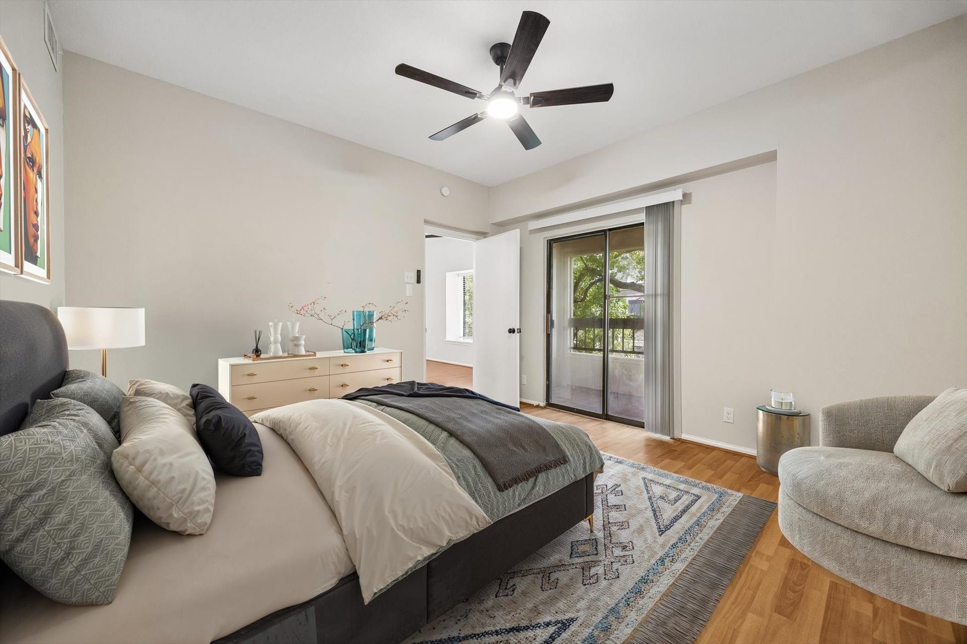 2211 S Braeswood Blvd, #22C, Houston, TX 77030 Virtual Staging in the primary bedroom.