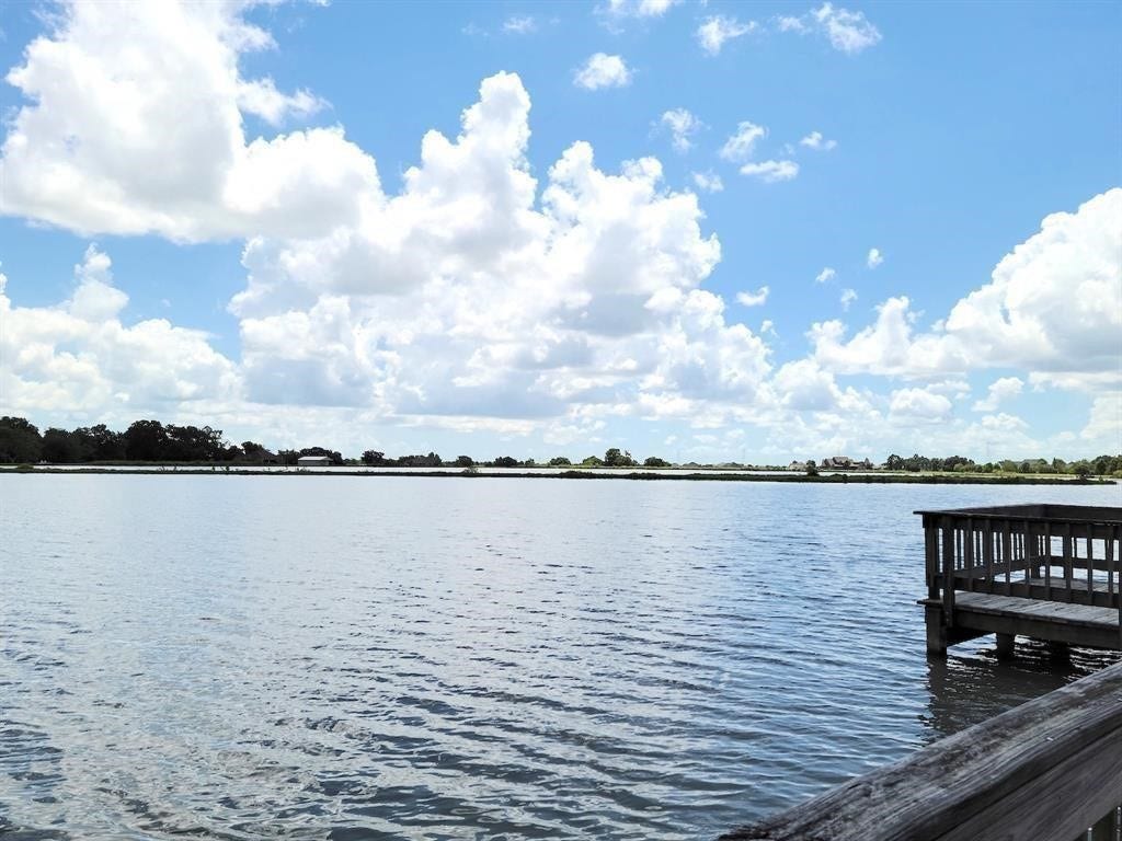 106 Horse Shoe Trail, Angleton, TX 77515 106 Horse Shoe Trail, Angleton, TX 77515