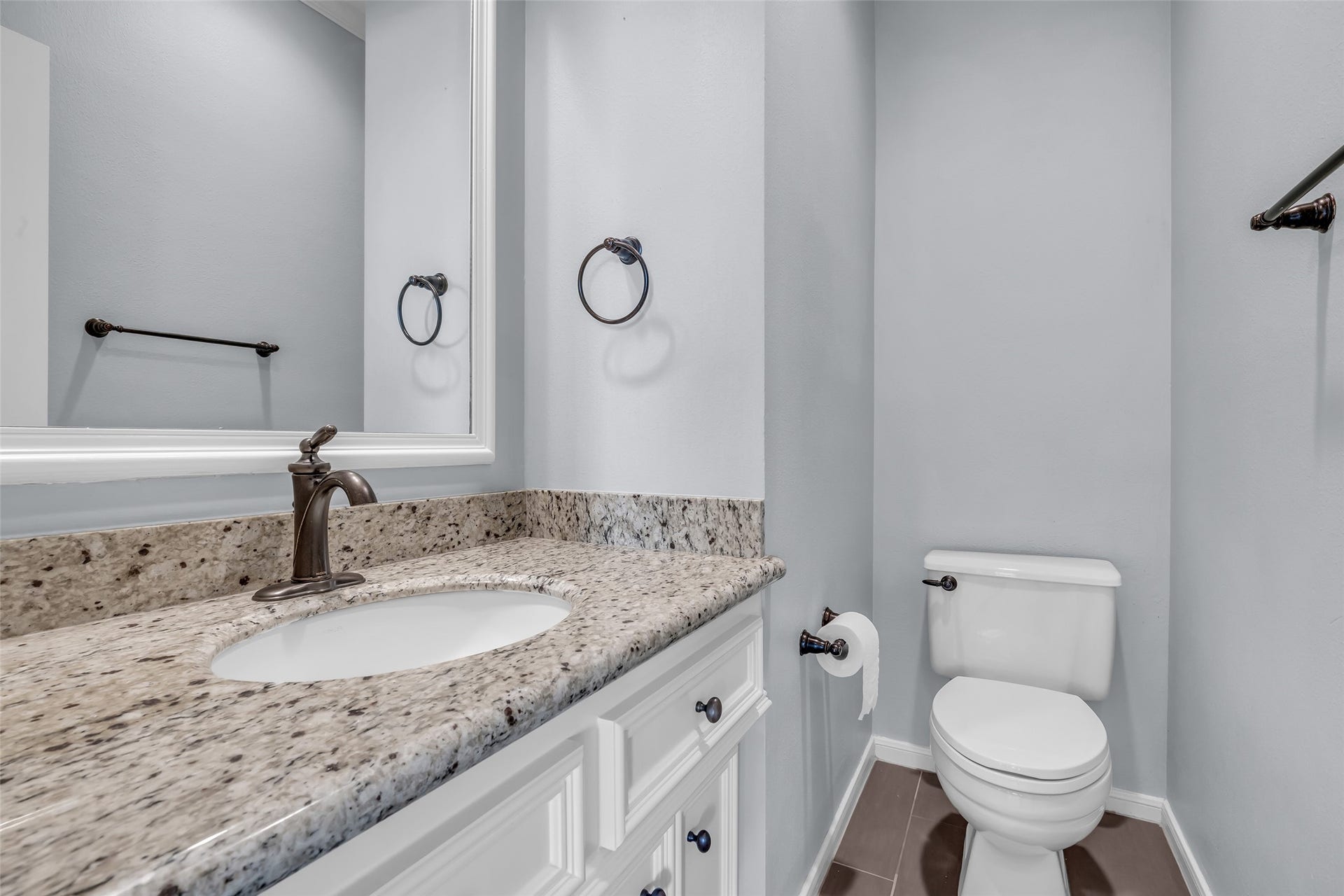 5907 Rocky Brook Drive, Houston, TX 77345 Half bath downstairs