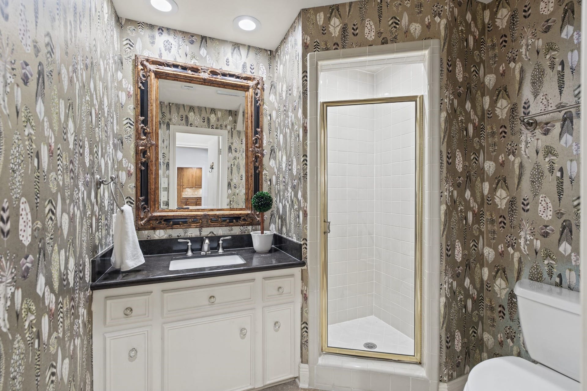 201 Vanderpool Lane, #69, Houston, TX 77024 First floor full bathroom
