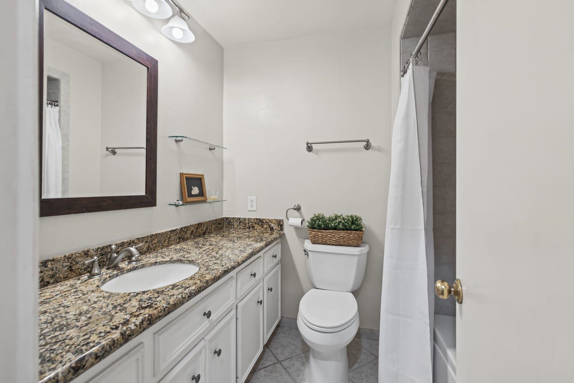 201 Vanderpool Lane, #69, Houston, TX 77024 Secondary Bathroom