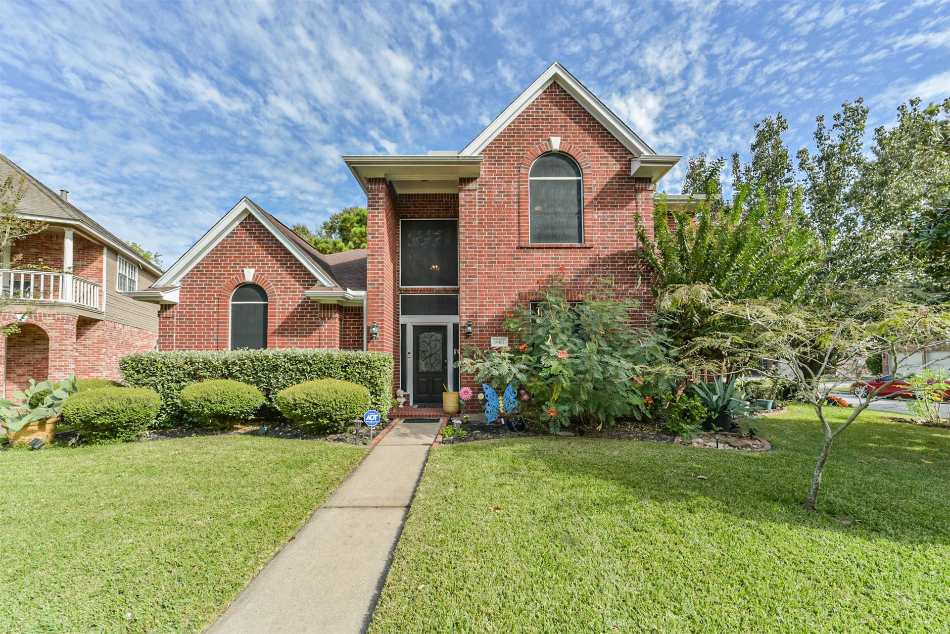 18402 Spinner Court Drive, Humble, TX 77346 This home sits on a corner lot of a quiet cul-de-sac.