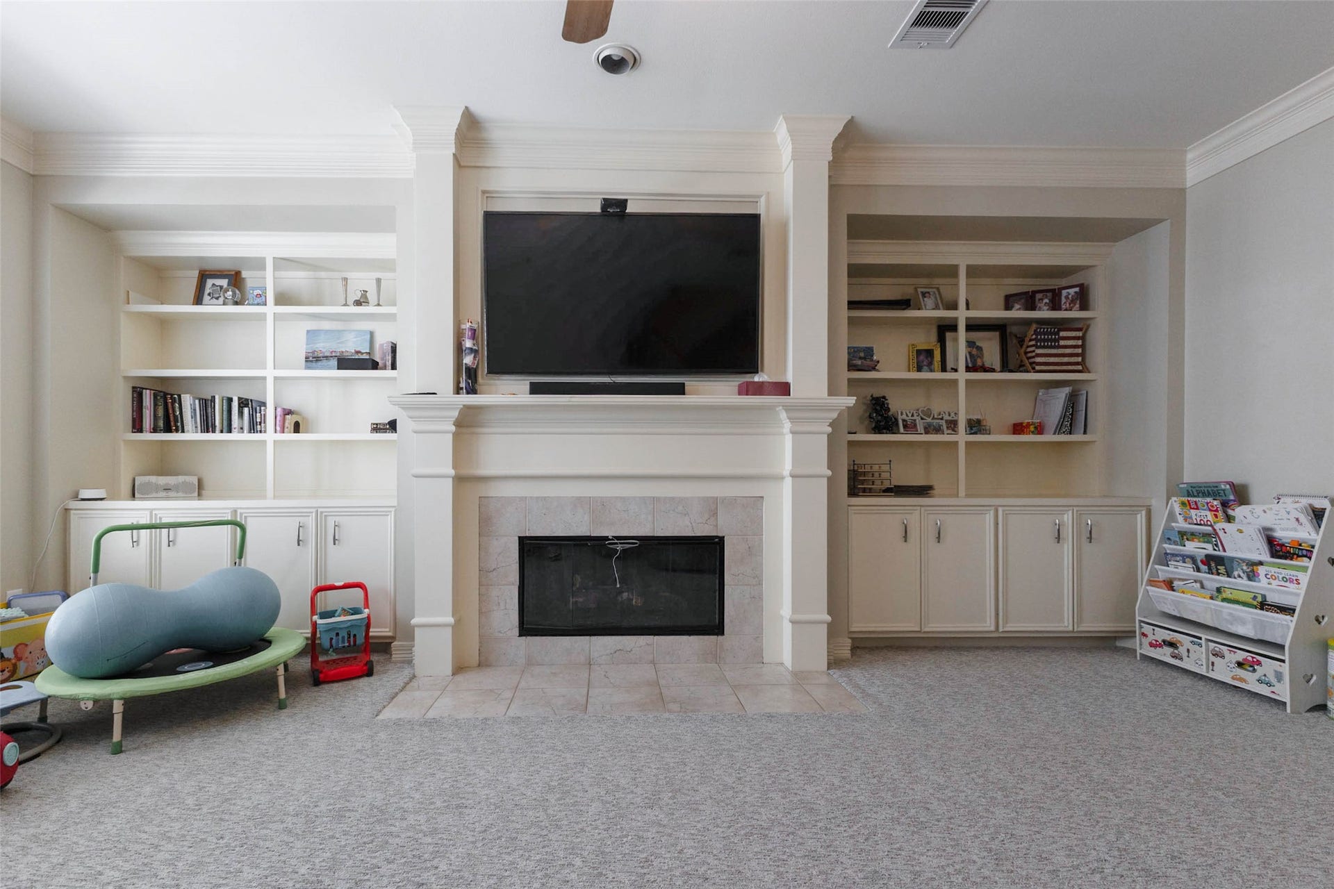 20 Stalynn Lane, Houston, TX 77027 20 Stalynn Lane, Houston, TX 77027