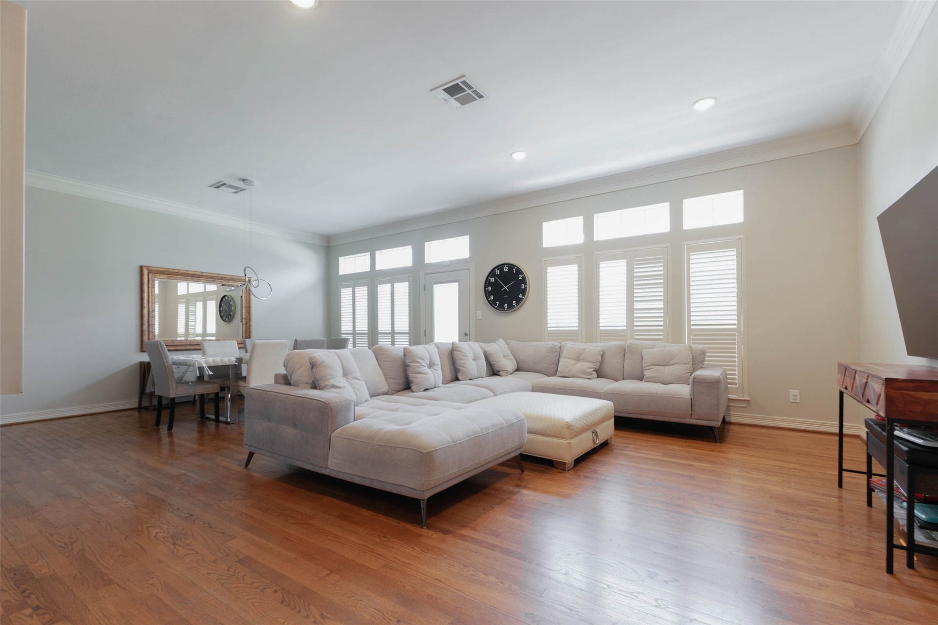 20 Stalynn Lane, Houston, TX 77027 20 Stalynn Lane, Houston, TX 77027