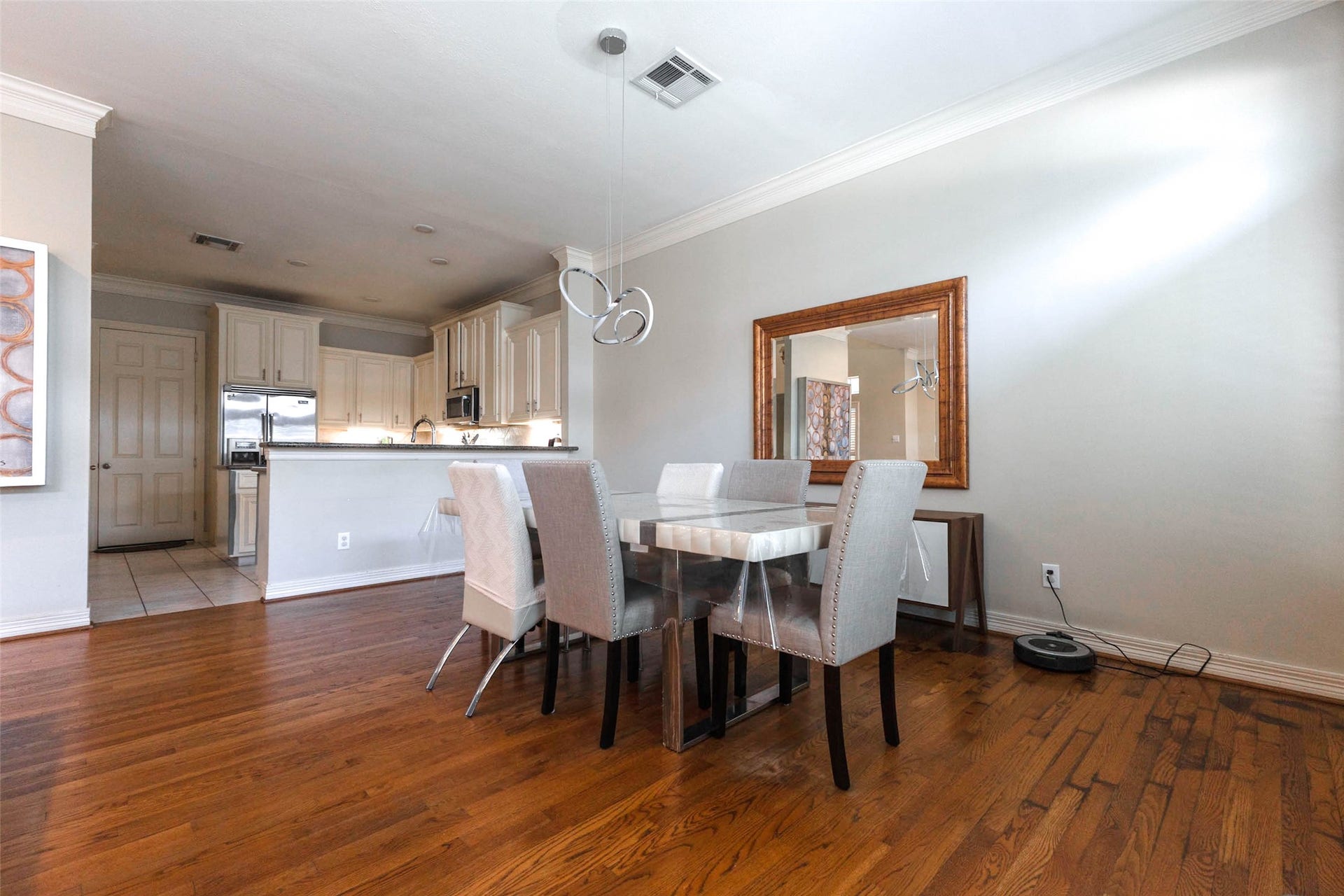 20 Stalynn Lane, Houston, TX 77027 20 Stalynn Lane, Houston, TX 77027