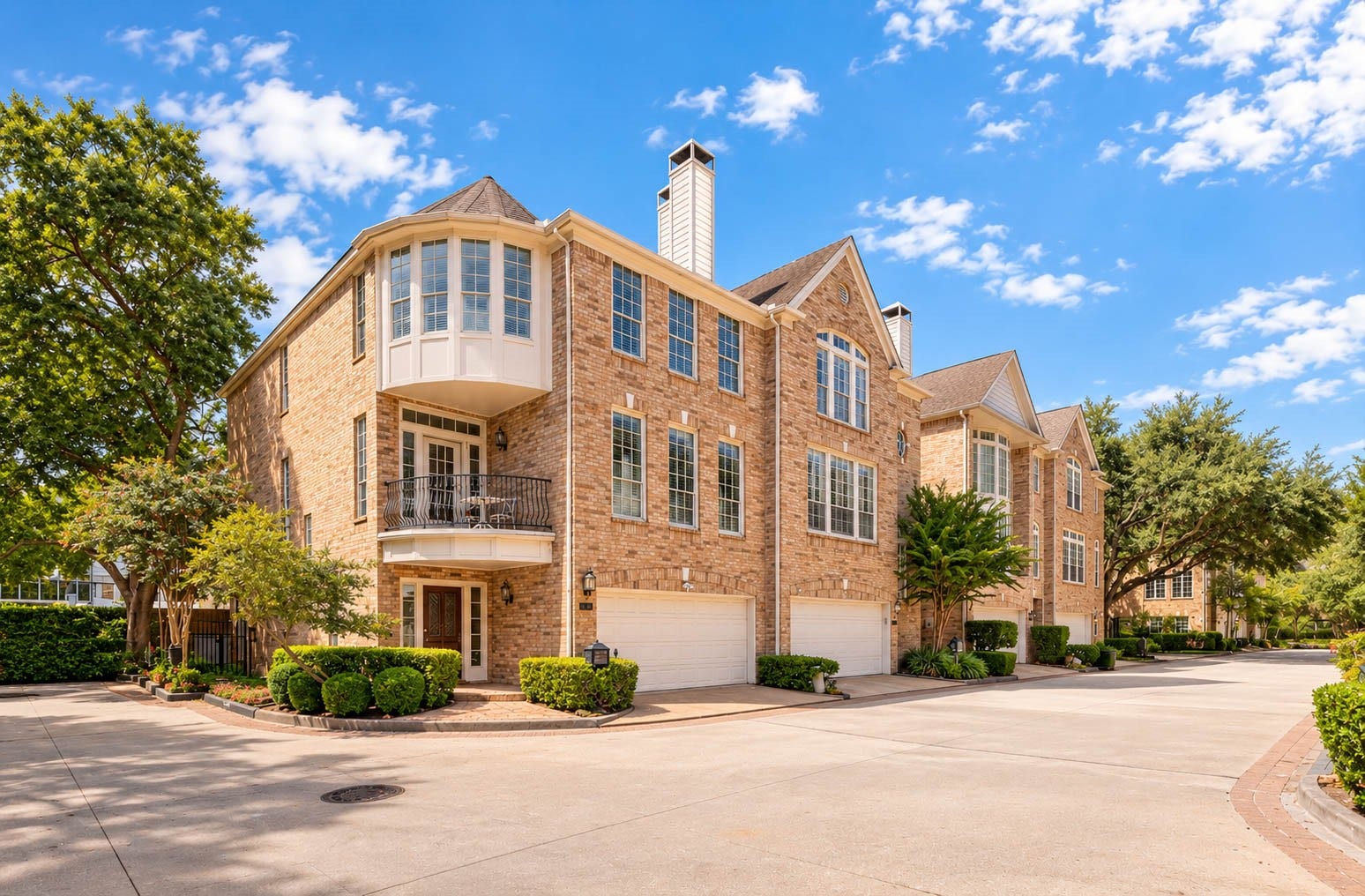 20 Stalynn Lane, Houston, TX 77027 20 Stalynn Lane, Houston, TX 77027