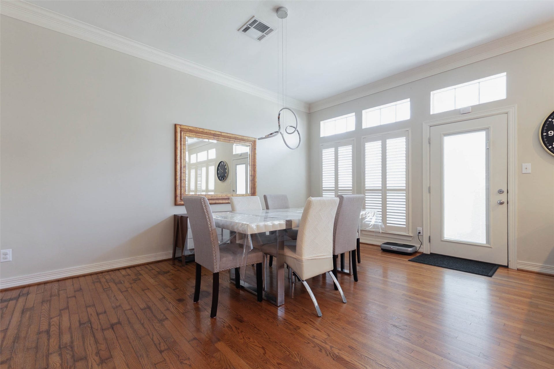 20 Stalynn Lane, Houston, TX 77027 20 Stalynn Lane, Houston, TX 77027