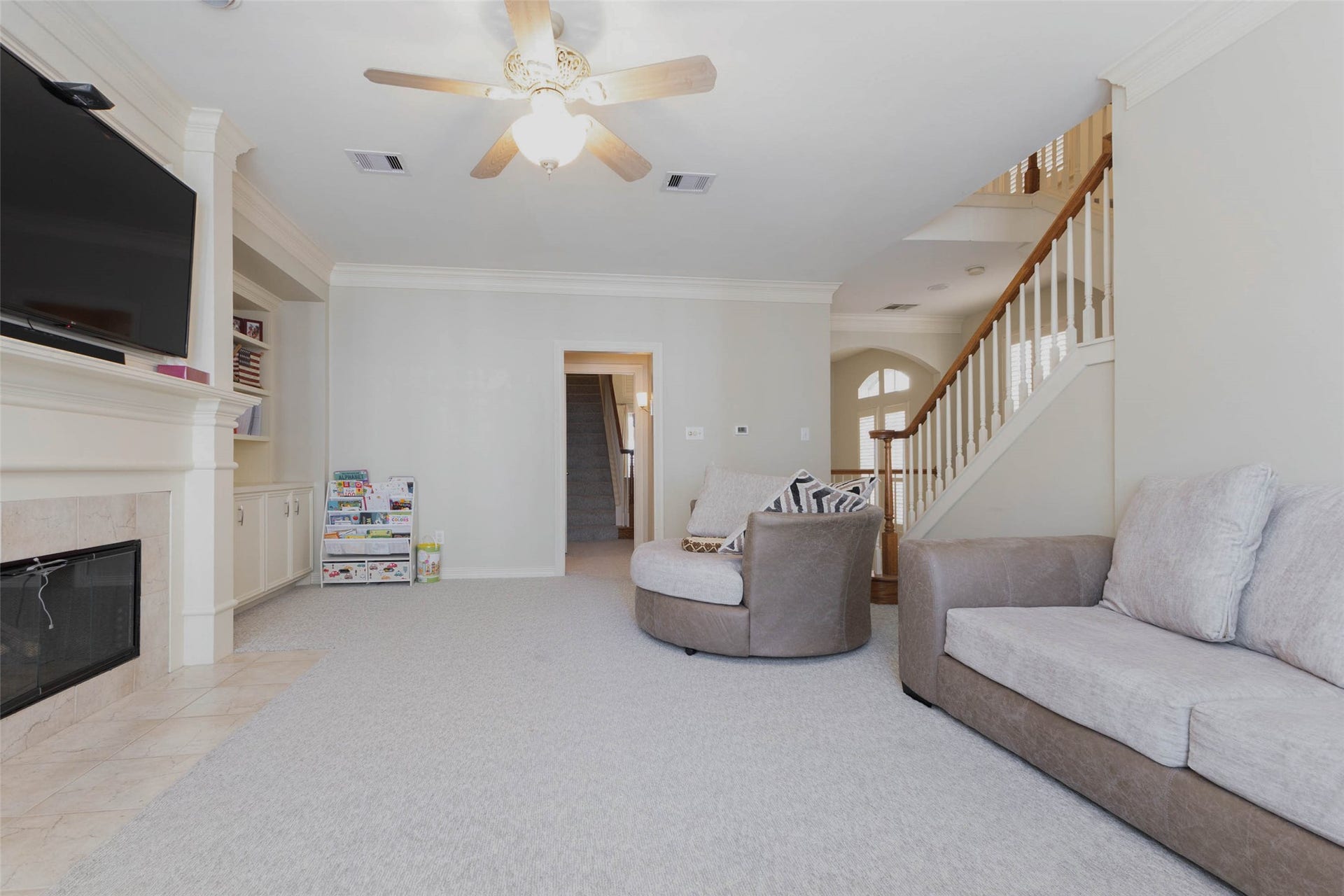 20 Stalynn Lane, Houston, TX 77027 20 Stalynn Lane, Houston, TX 77027