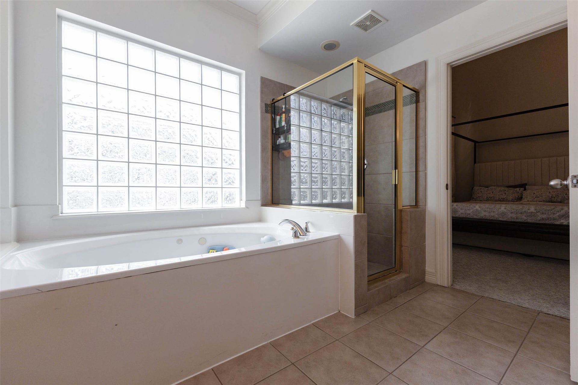 20 Stalynn Lane, Houston, TX 77027 20 Stalynn Lane, Houston, TX 77027