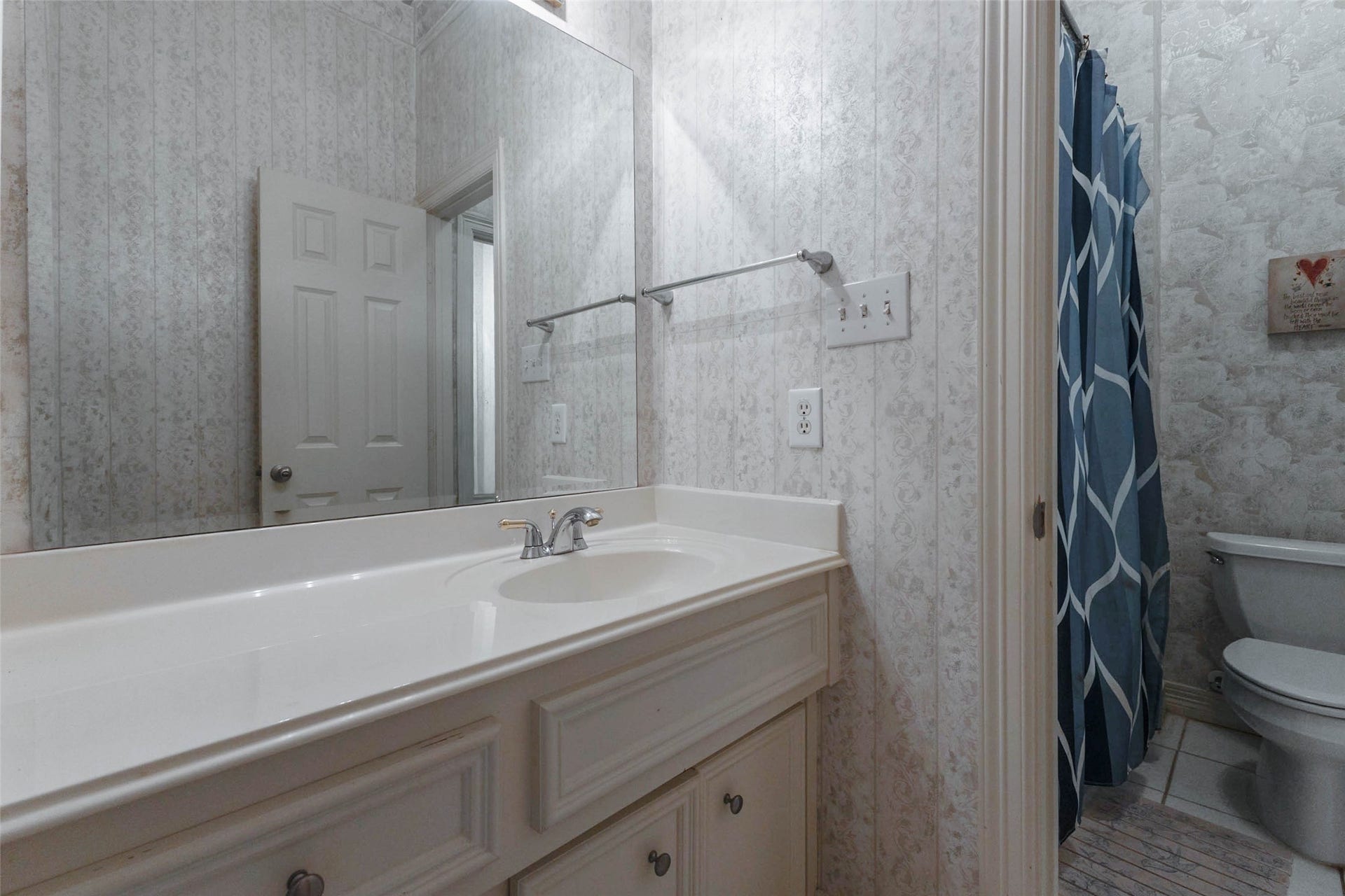 20 Stalynn Lane, Houston, TX 77027 20 Stalynn Lane, Houston, TX 77027