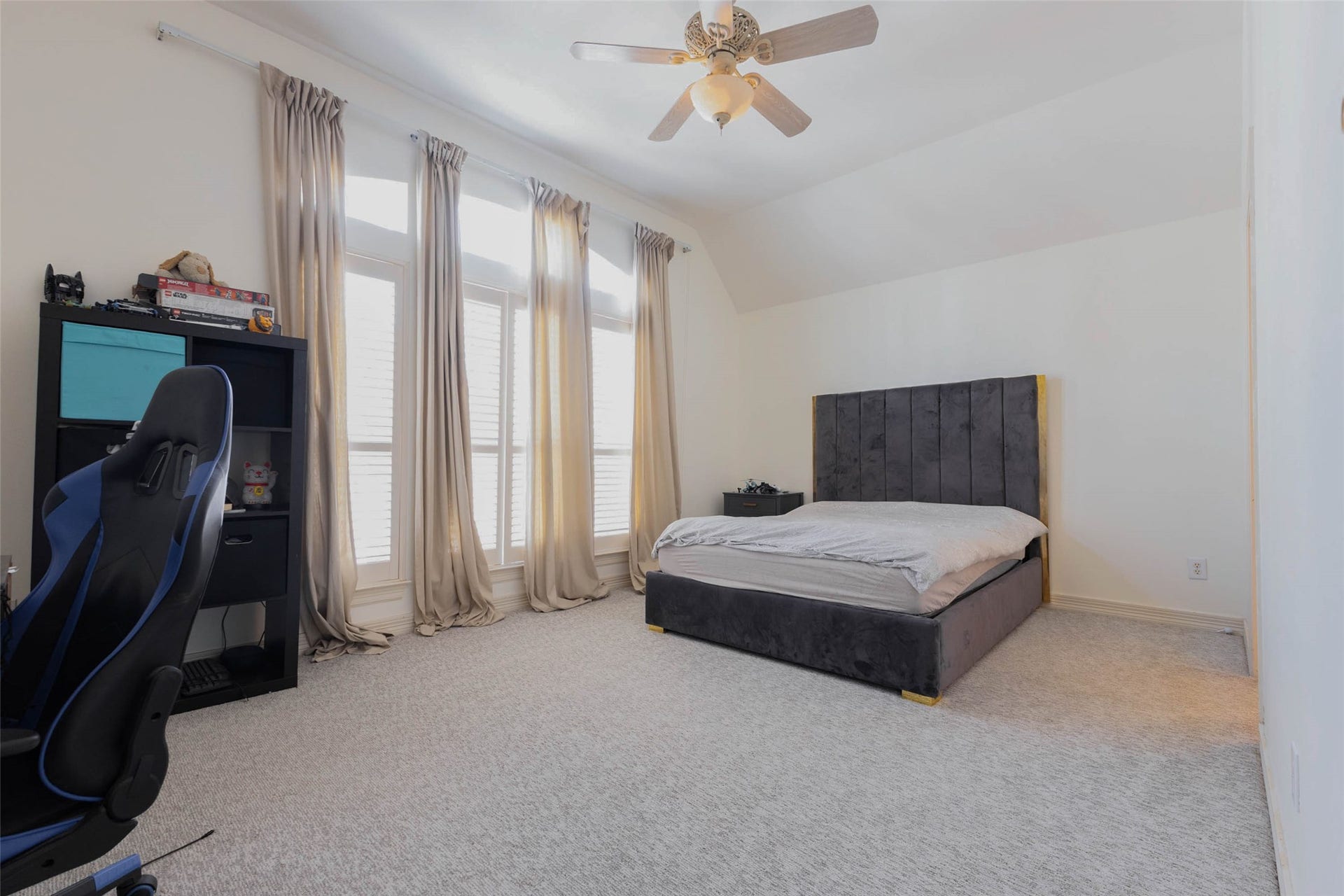 20 Stalynn Lane, Houston, TX 77027 20 Stalynn Lane, Houston, TX 77027