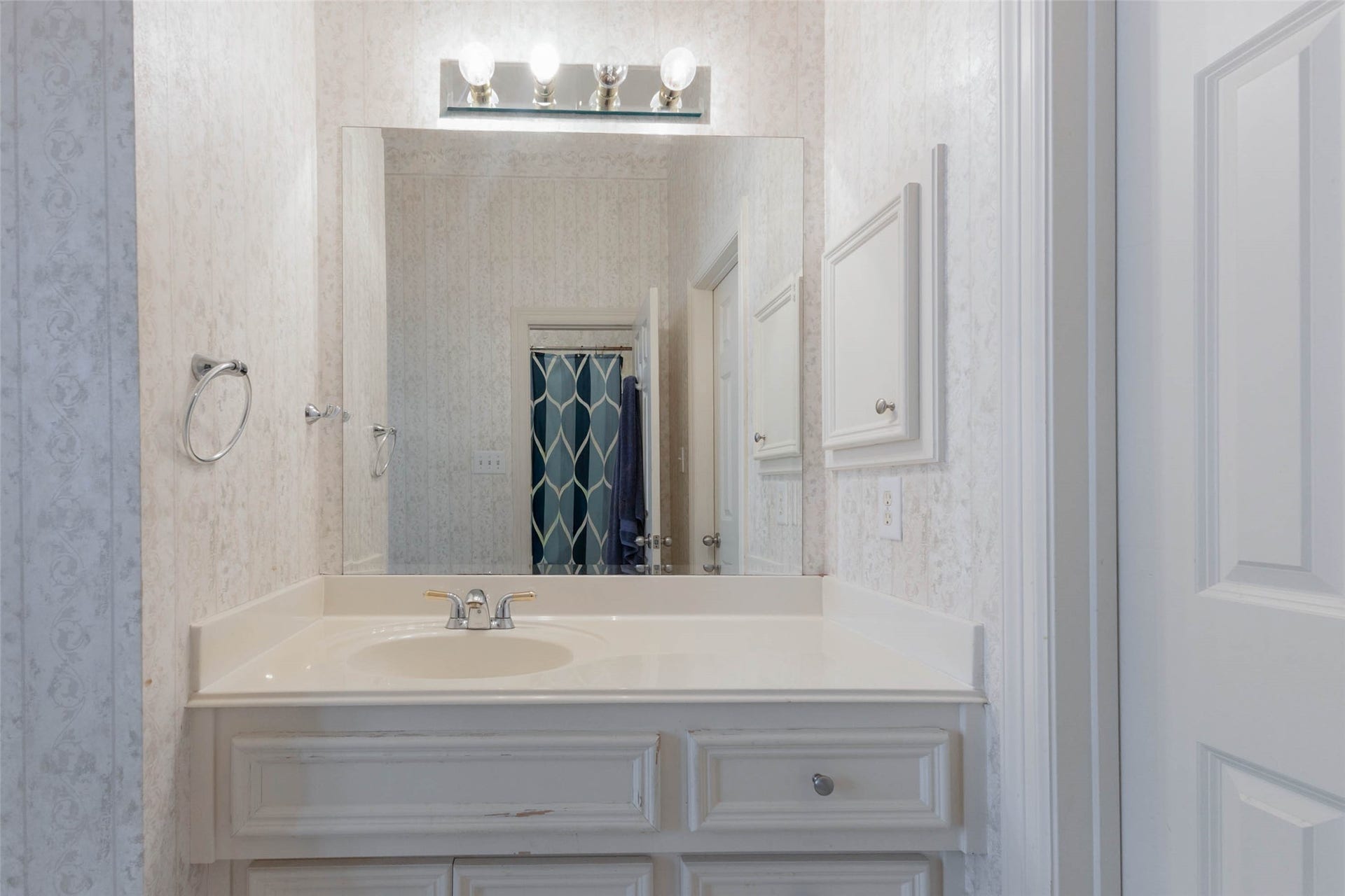 20 Stalynn Lane, Houston, TX 77027 20 Stalynn Lane, Houston, TX 77027