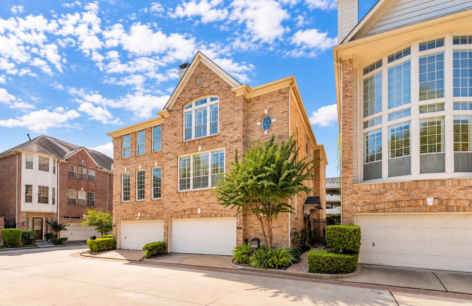 20 Stalynn Lane, Houston, TX 77027 20 Stalynn Lane, Houston, TX 77027