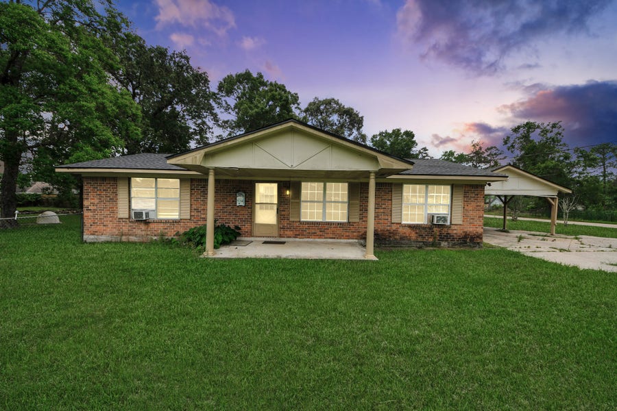Property photo for 1301 Briarcliff Street, Conroe, TX