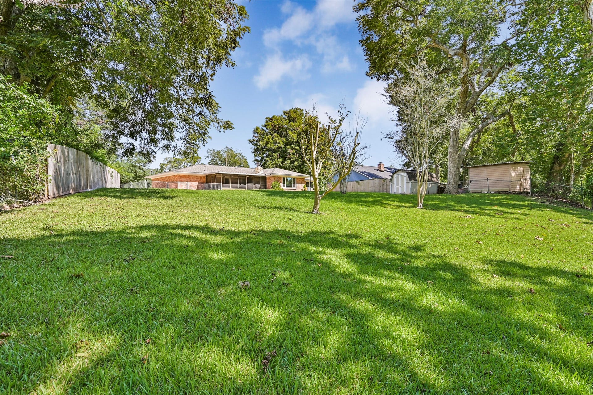 111 Southern Oaks Drive, Lake Jackson, TX 77566 111 Southern Oaks Drive, Lake Jackson, TX 77566