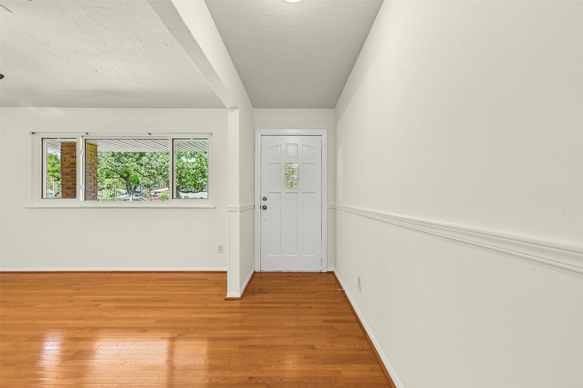 111 Southern Oaks Drive, Lake Jackson, TX 77566 111 Southern Oaks Drive, Lake Jackson, TX 77566