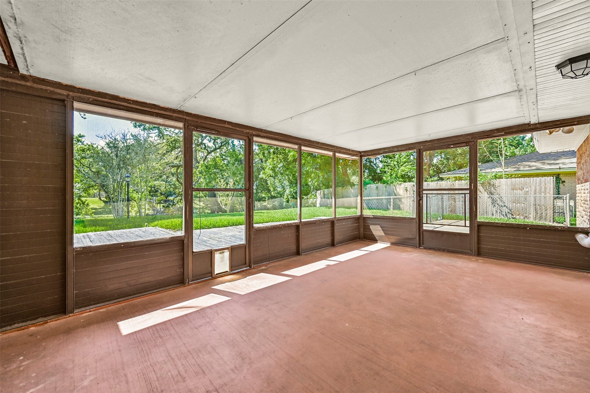 111 Southern Oaks Drive, Lake Jackson, TX 77566 111 Southern Oaks Drive, Lake Jackson, TX 77566