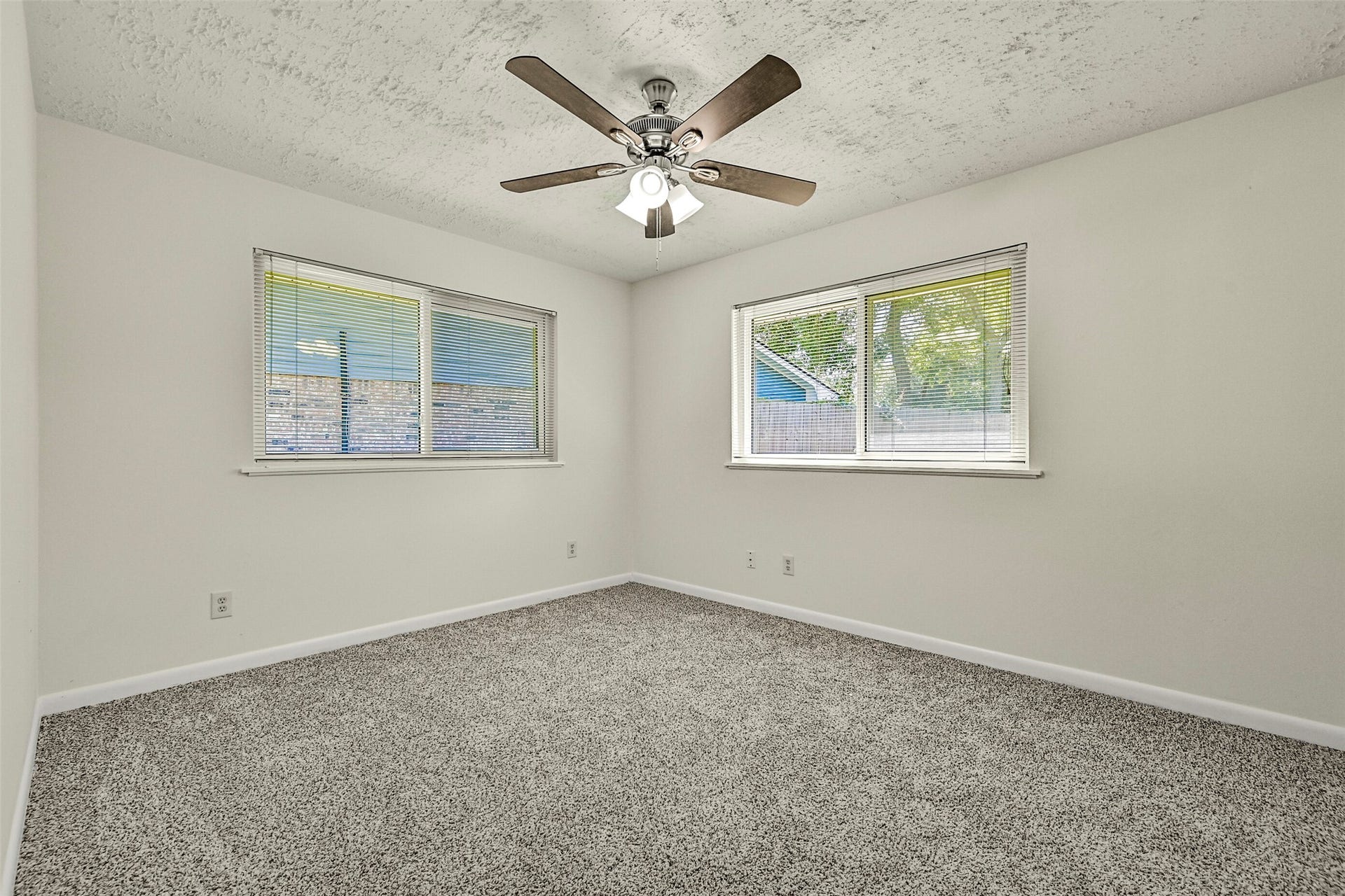 111 Southern Oaks Drive, Lake Jackson, TX 77566 111 Southern Oaks Drive, Lake Jackson, TX 77566
