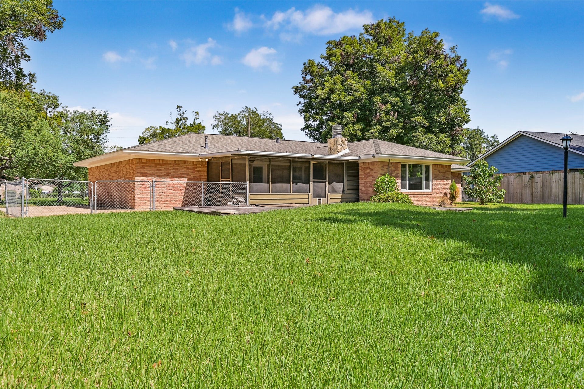 111 Southern Oaks Drive, Lake Jackson, TX 77566 111 Southern Oaks Drive, Lake Jackson, TX 77566