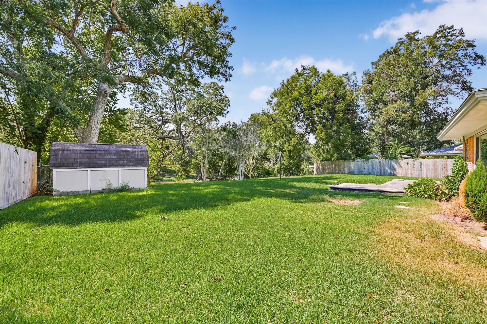 111 Southern Oaks Drive, Lake Jackson, TX 77566 111 Southern Oaks Drive, Lake Jackson, TX 77566