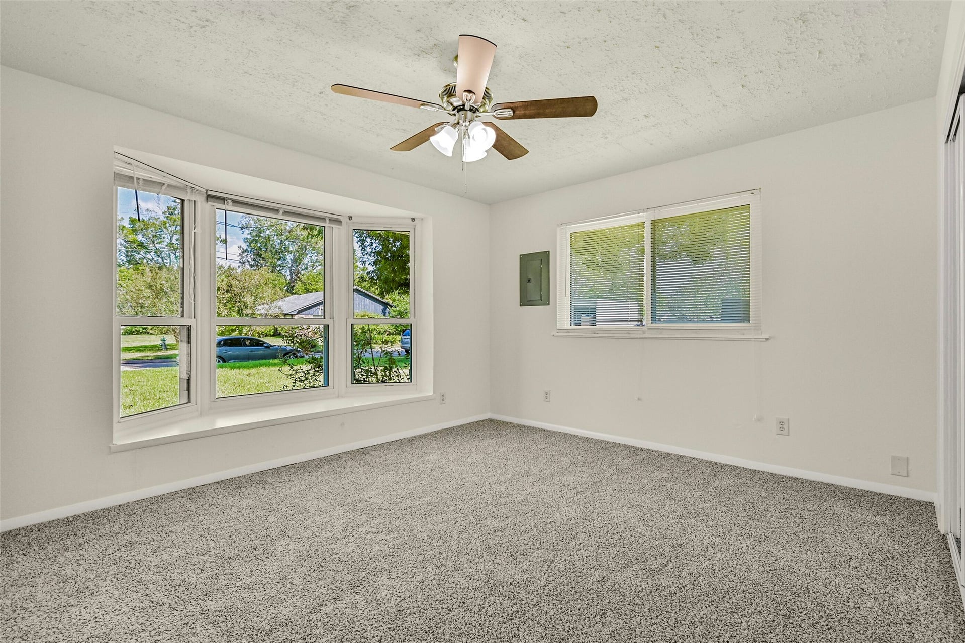 111 Southern Oaks Drive, Lake Jackson, TX 77566 111 Southern Oaks Drive, Lake Jackson, TX 77566