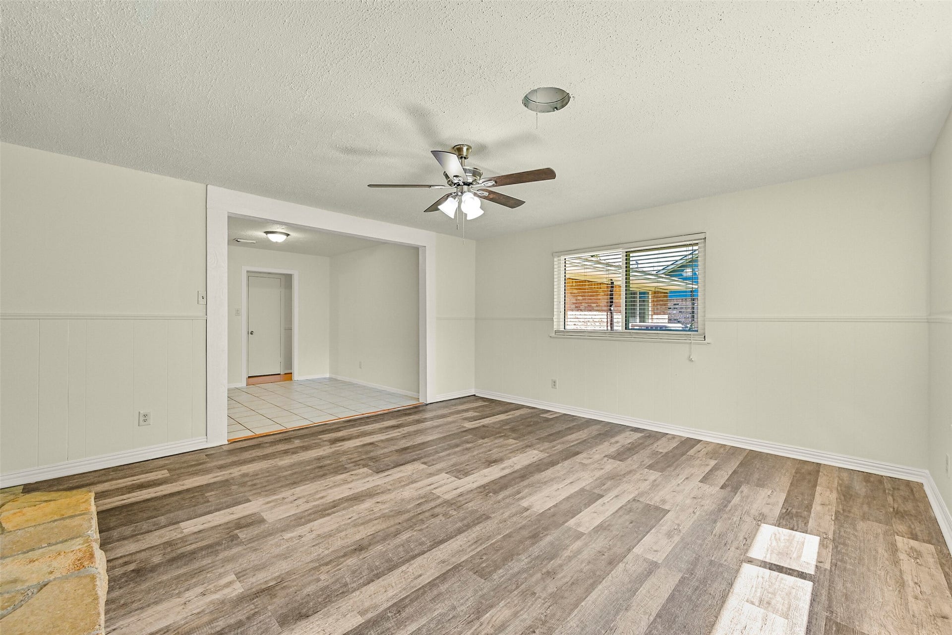 111 Southern Oaks Drive, Lake Jackson, TX 77566 111 Southern Oaks Drive, Lake Jackson, TX 77566