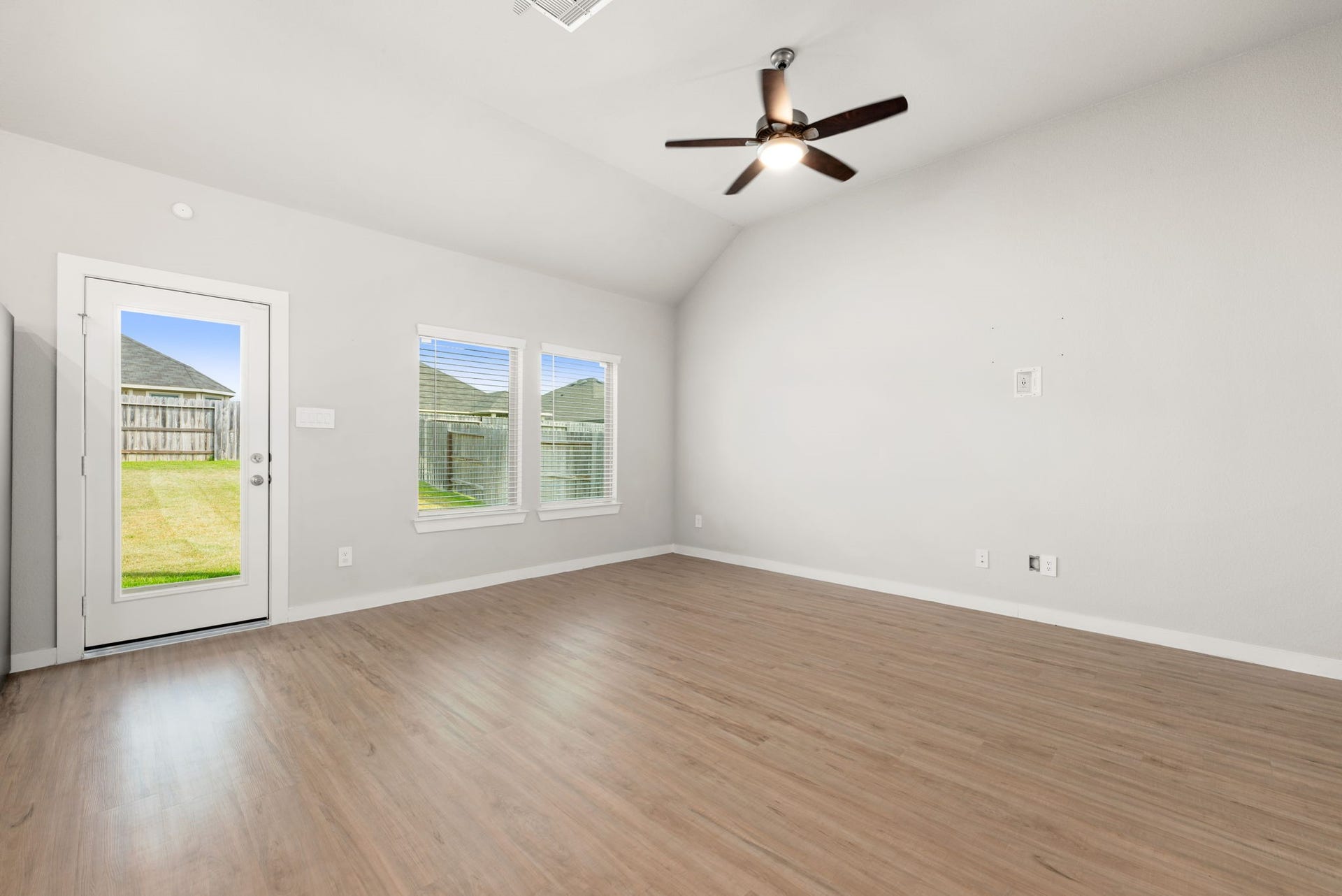 333 Flower Reed Court, Magnolia, TX 77354 333 Flower Reed Court, Magnolia, TX 77354
