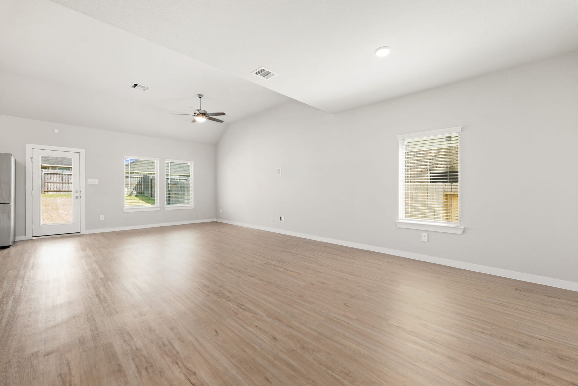 333 Flower Reed Court, Magnolia, TX 77354 333 Flower Reed Court, Magnolia, TX 77354
