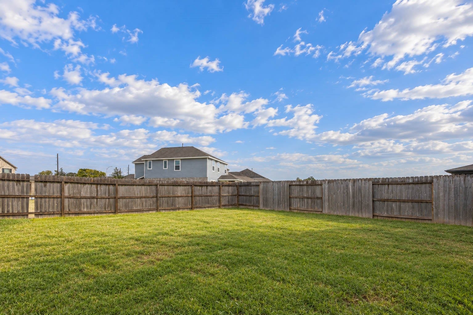 6131 Morning Fern Lane, Humble, TX 77338 Whether you envision a play area, lush garden, or outdoor entertaining space, this versatile backyard offers endless possibilities to make it your own! Best of all, enjoy the added privacy of having no immediate rear neighbors!