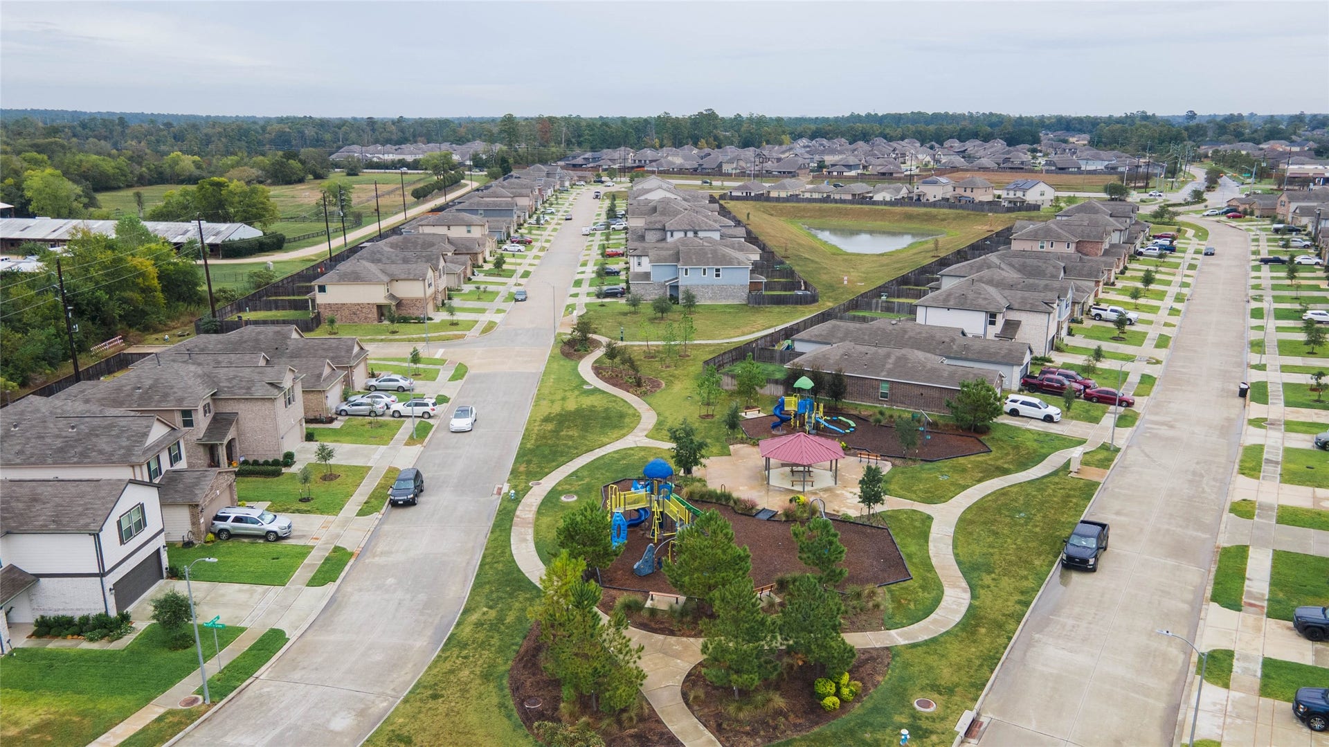 6131 Morning Fern Lane, Humble, TX 77338 Enjoy neighborhood amenities designed for outdoor fun & relaxation! Colorful playgrounds, & paved walking trails provide inviting places to gather, explore, & enjoy the outdoors.