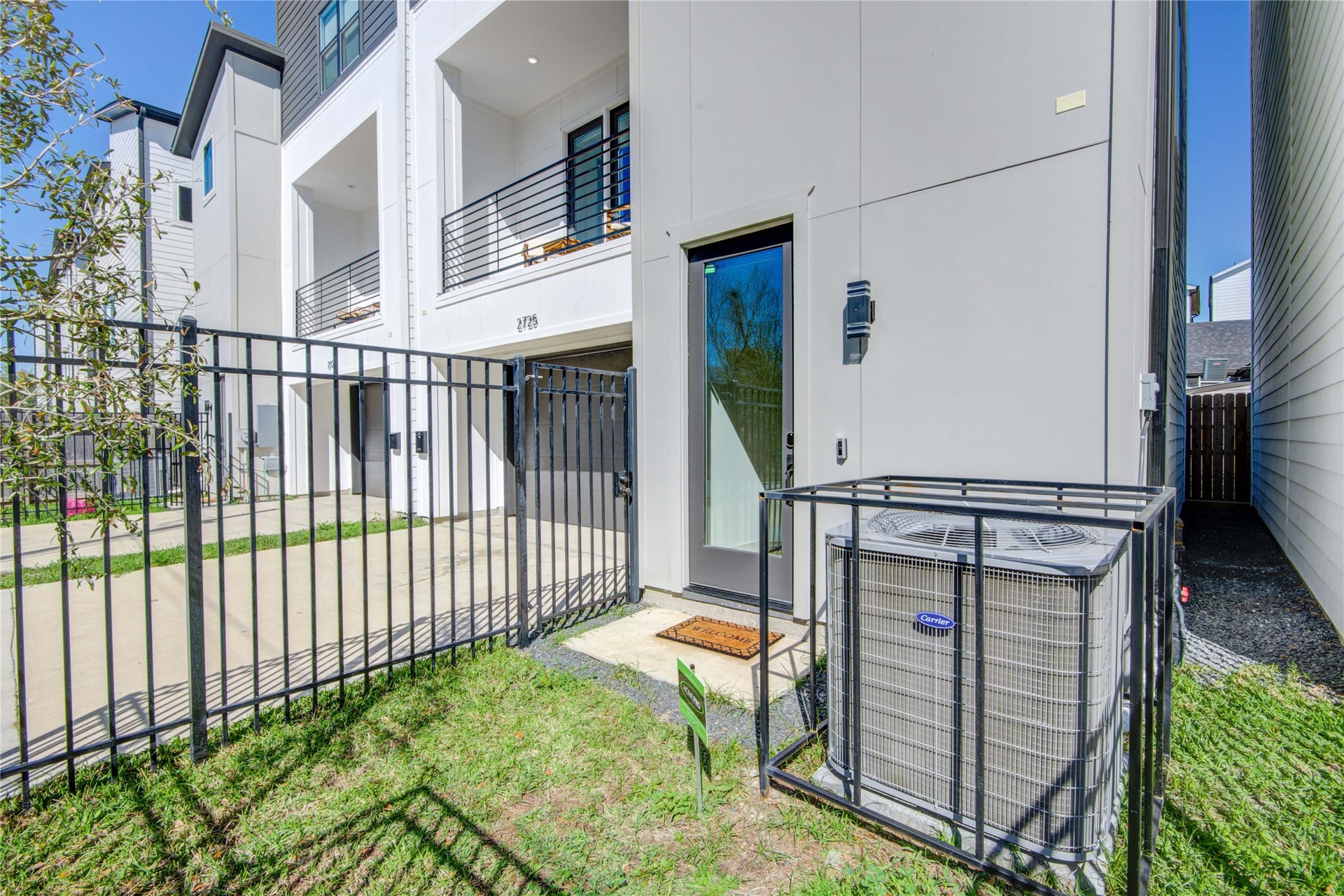 2725 Rosalie Street, Houston, TX 77004 2725 Rosalie Street, Houston, TX 77004