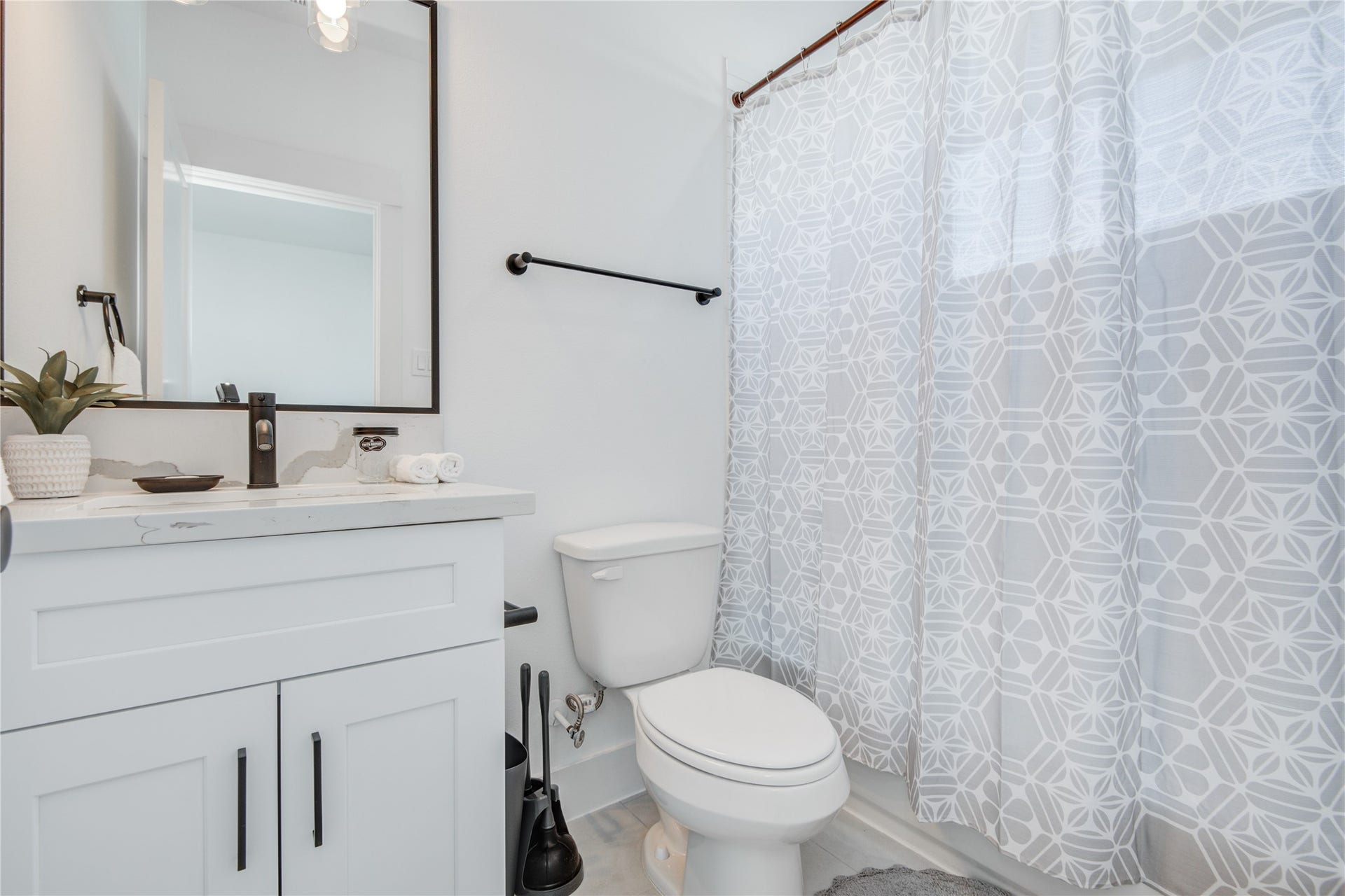 2725 Rosalie Street, Houston, TX 77004 2725 Rosalie Street, Houston, TX 77004