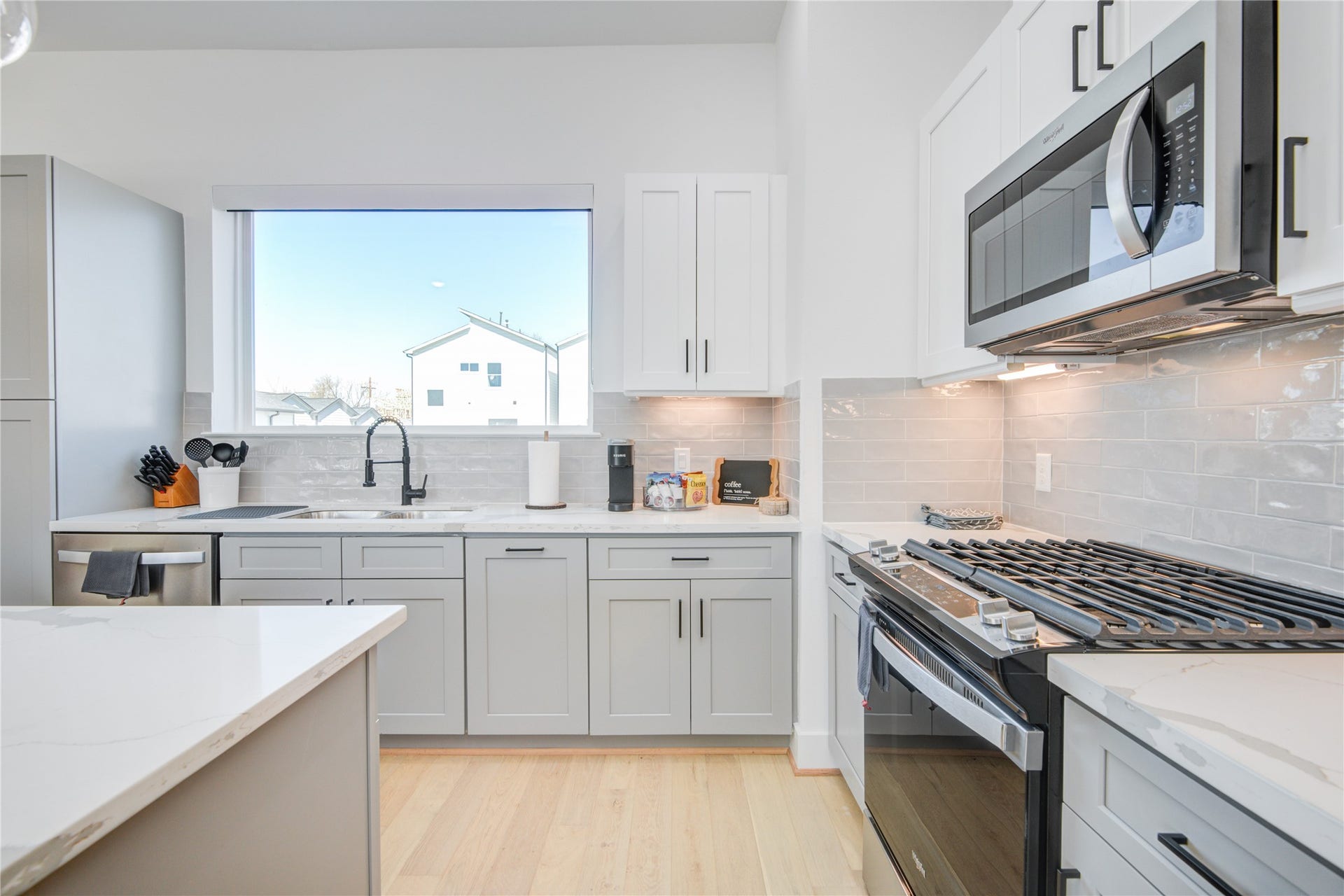 2725 Rosalie Street, Houston, TX 77004 2725 Rosalie Street, Houston, TX 77004