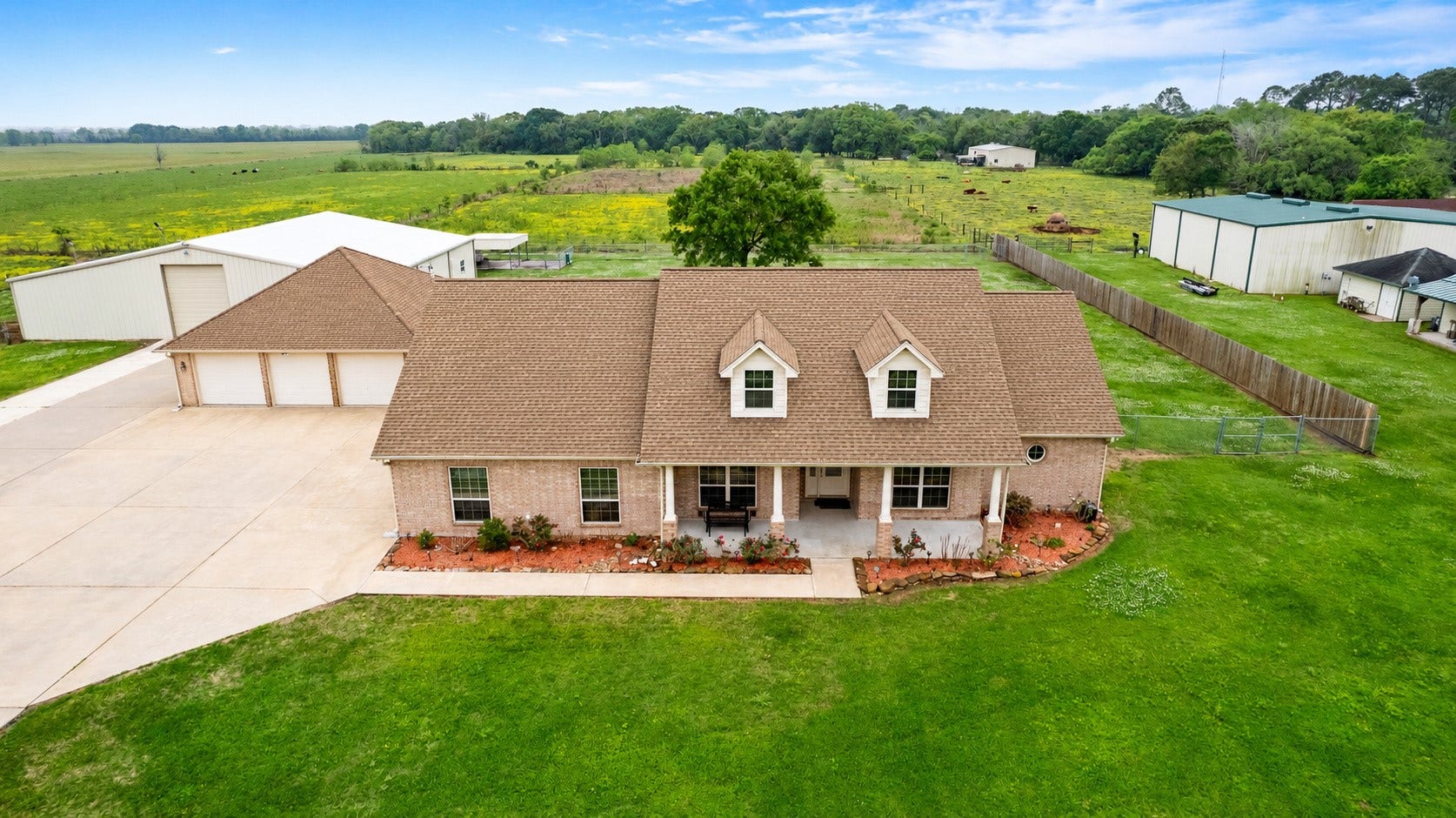 2224 County Road 660b, Danbury, TX 77534