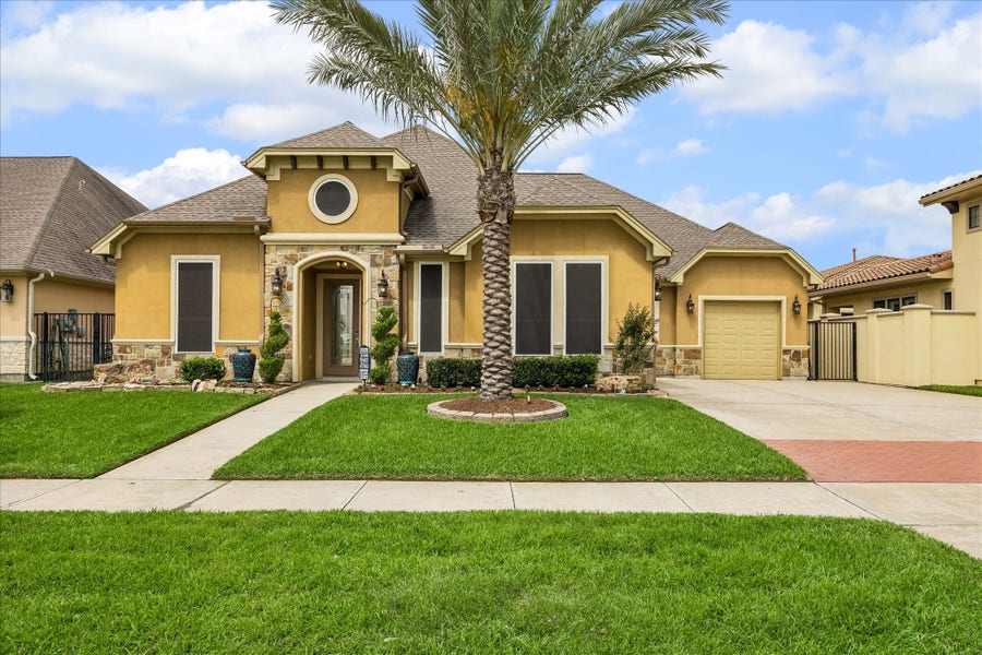 Property photo for 628 Appia Drive, Kemah, TX