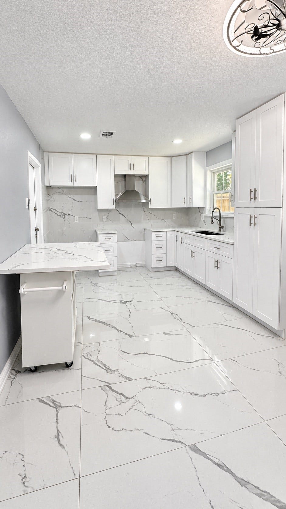 4319 Towergate Drive, Spring, TX 77373 Kitchen with moveable island