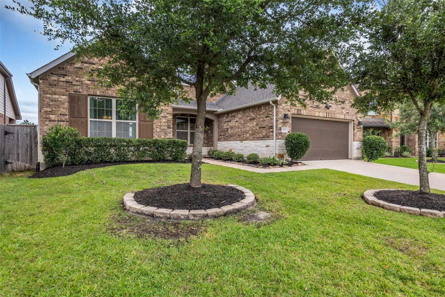 Property photo for 15506 Ponderosa Bend Drive, Cypress, TX