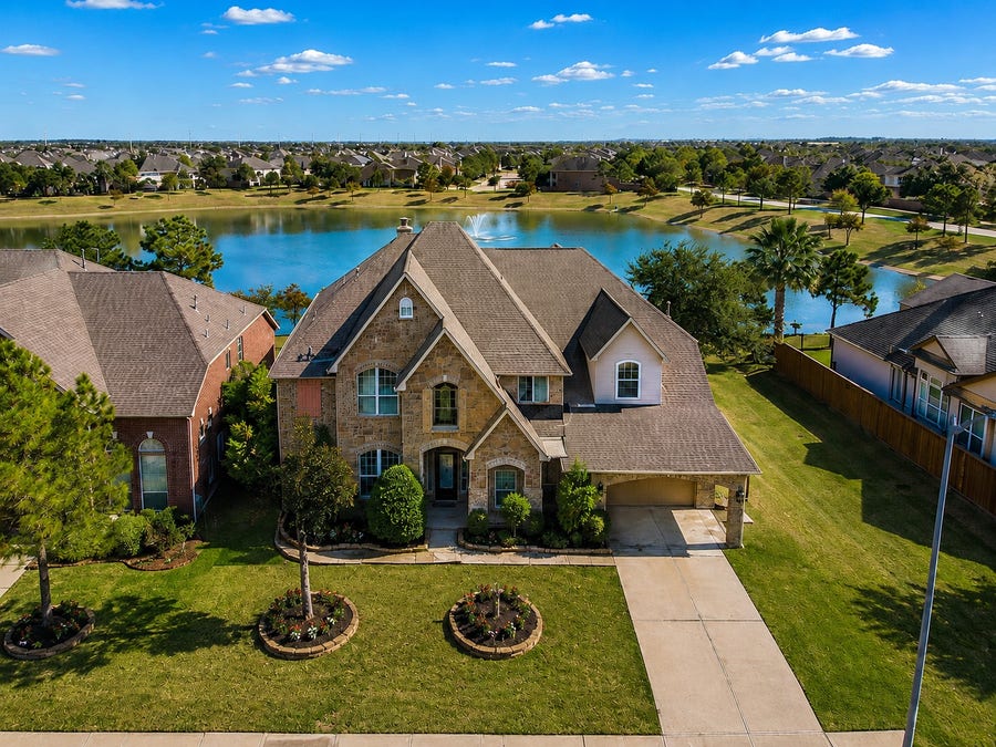Property photo for 2421 Harbor Chase Drive, Pearland, TX