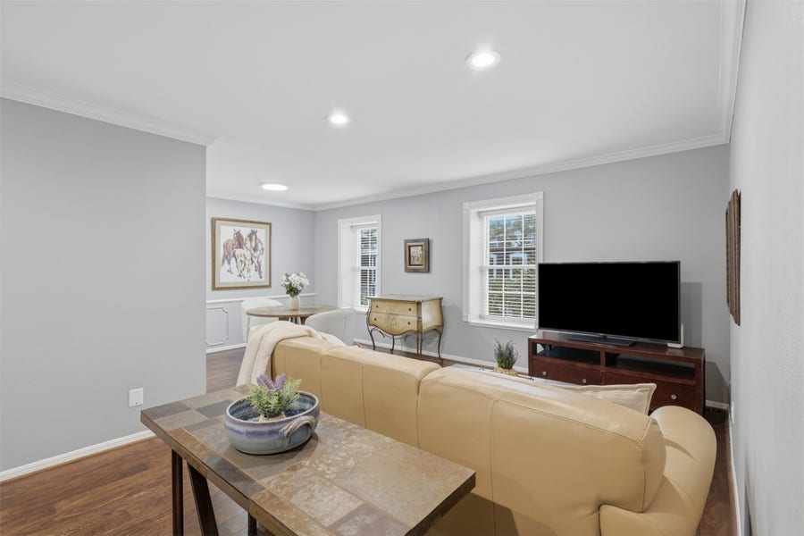 Property photo for 353 N Post Oak Lane, #825, Houston, TX