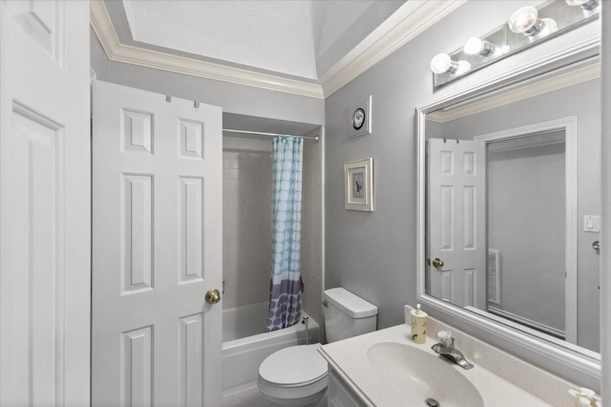 5611 Garden Point Drive, Kingwood, TX 77345 5611 Garden Point Drive, Kingwood, TX 77345
