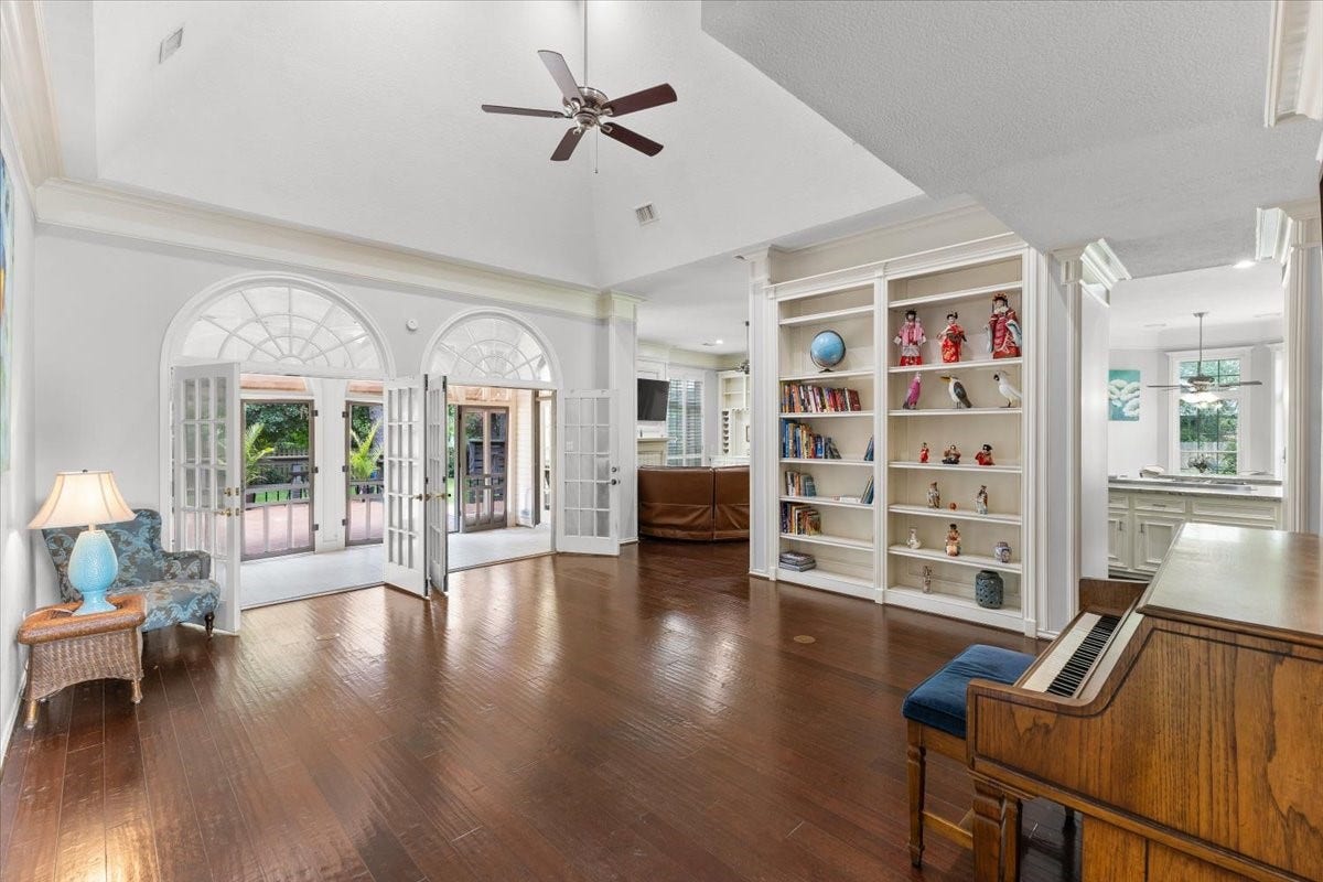 5611 Garden Point Drive, Kingwood, TX 77345 5611 Garden Point Drive, Kingwood, TX 77345
