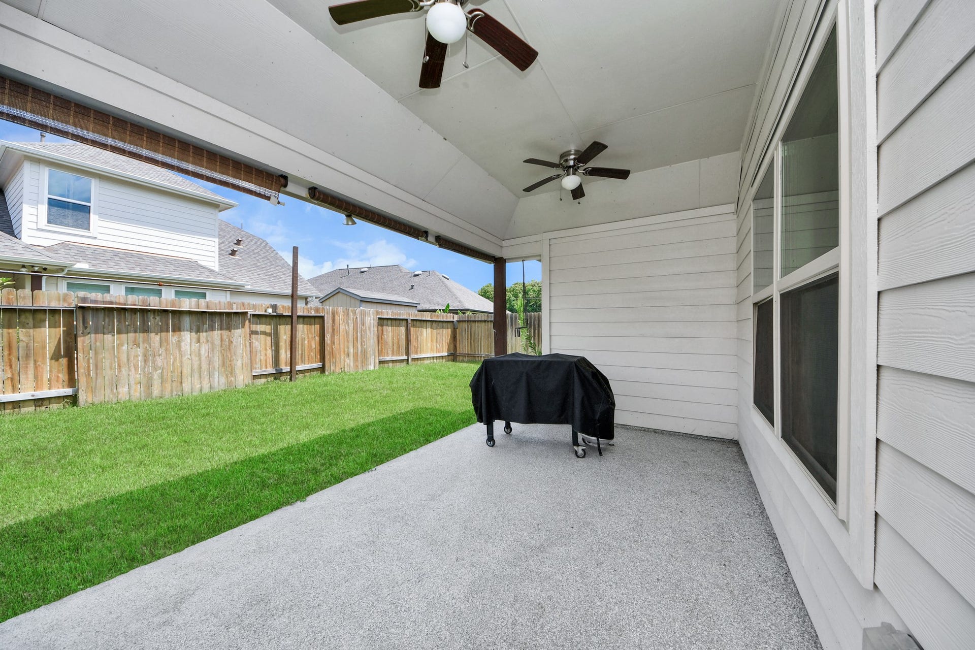 1206 Portimao Court, Crosby, TX 77532 Back Porch