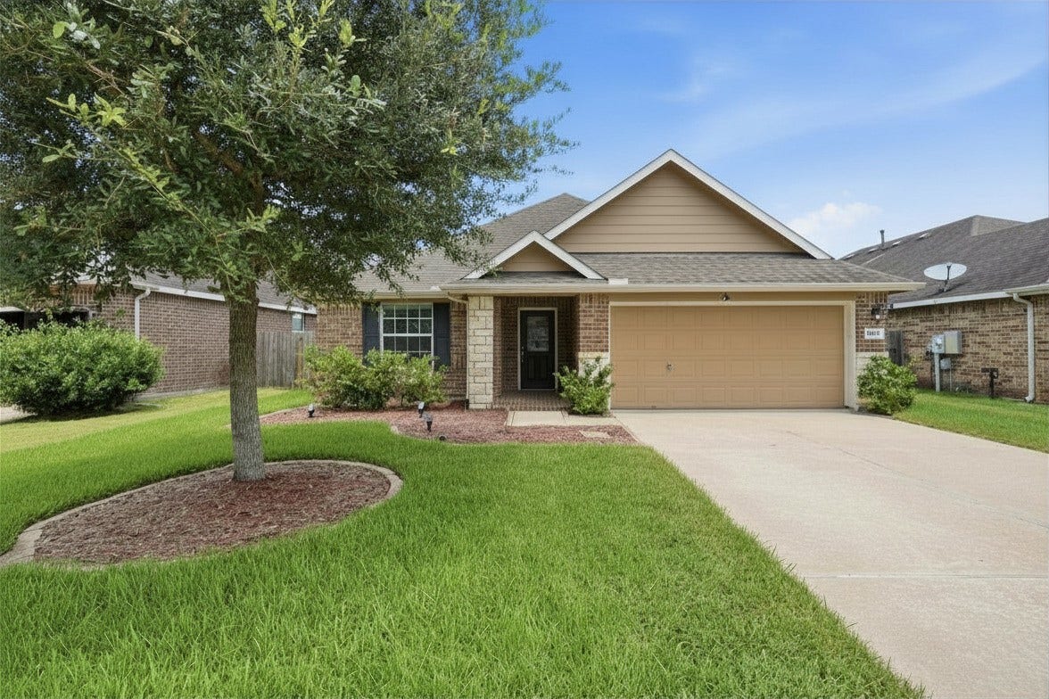 1202 Quarterhorse Drive, Alvin, TX 77511 Welcome to 1202 Quarterhorse!