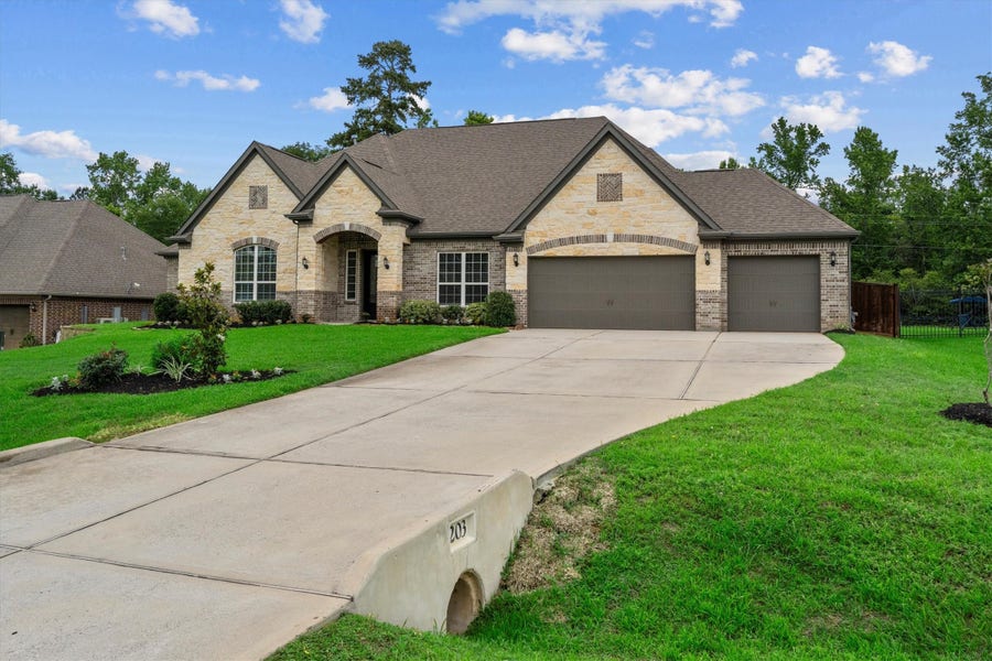 Property photo for 203 Magnolia Reserve Loop, Magnolia, TX