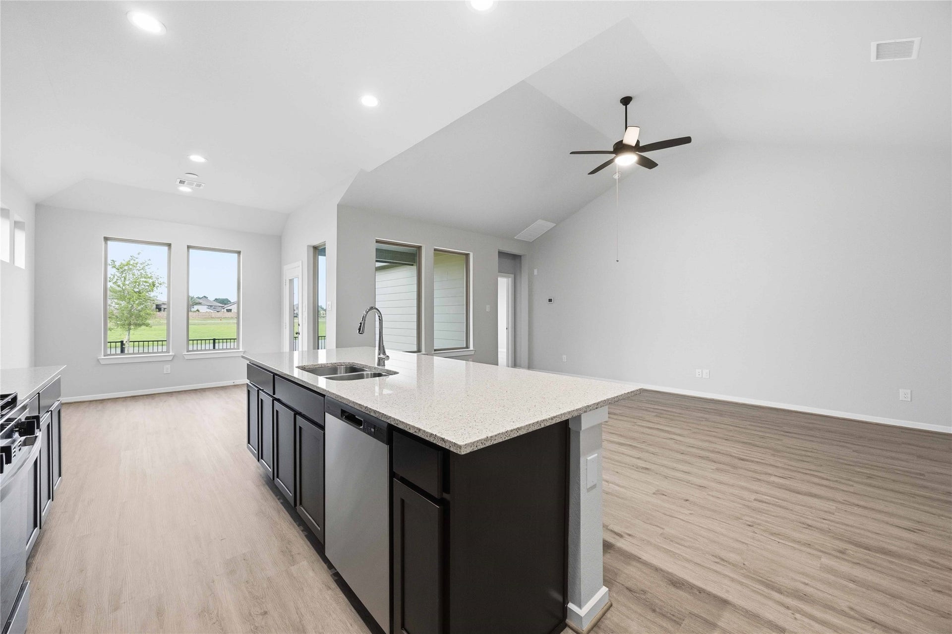2512 Seneca Lake, La Marque, TX 77568 2512 Seneca Lake, La Marque, TX 77568