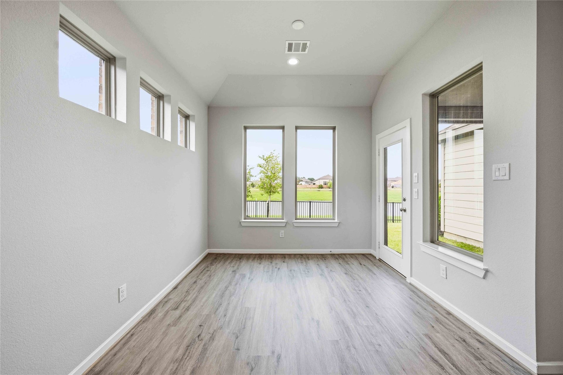 2512 Seneca Lake, La Marque, TX 77568 2512 Seneca Lake, La Marque, TX 77568