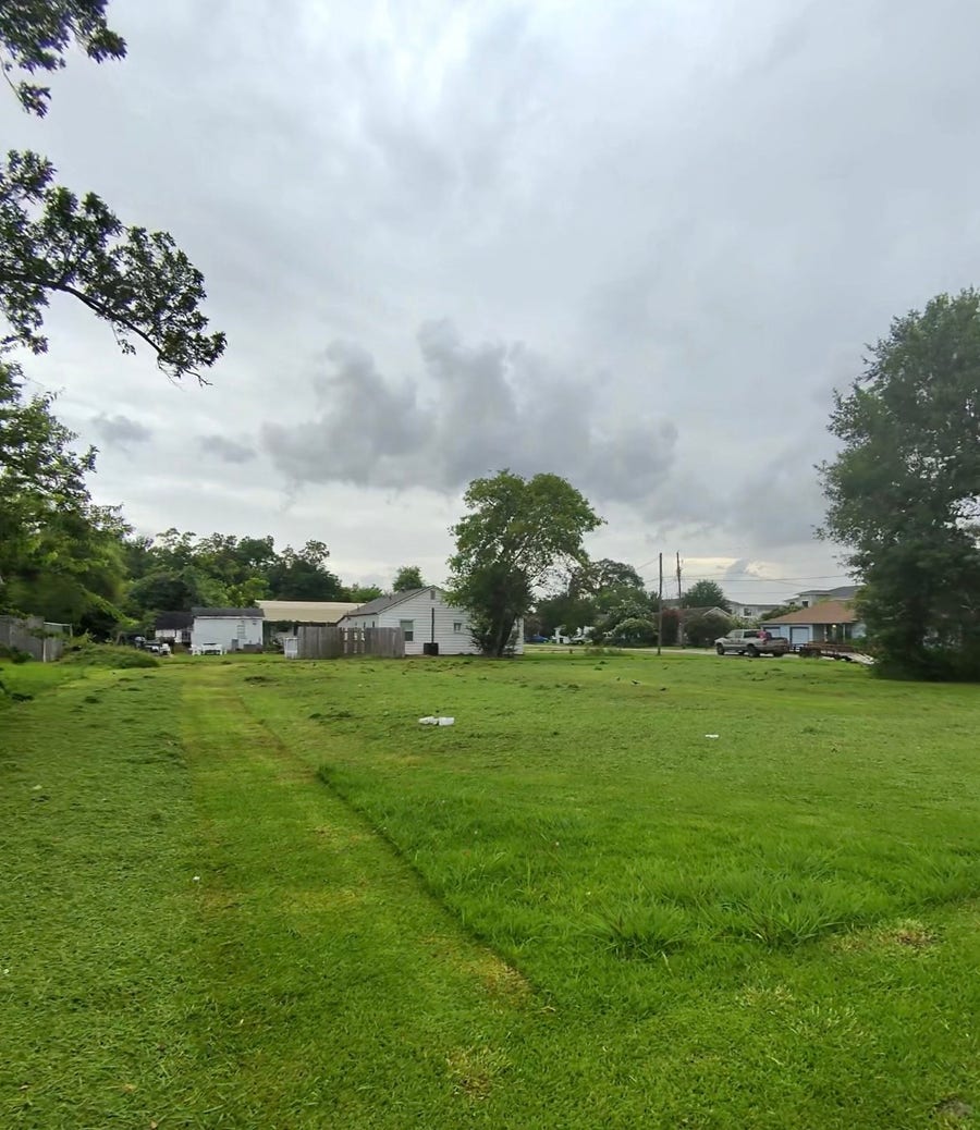 Property photo for 9 Northridge Drive, Baytown, TX