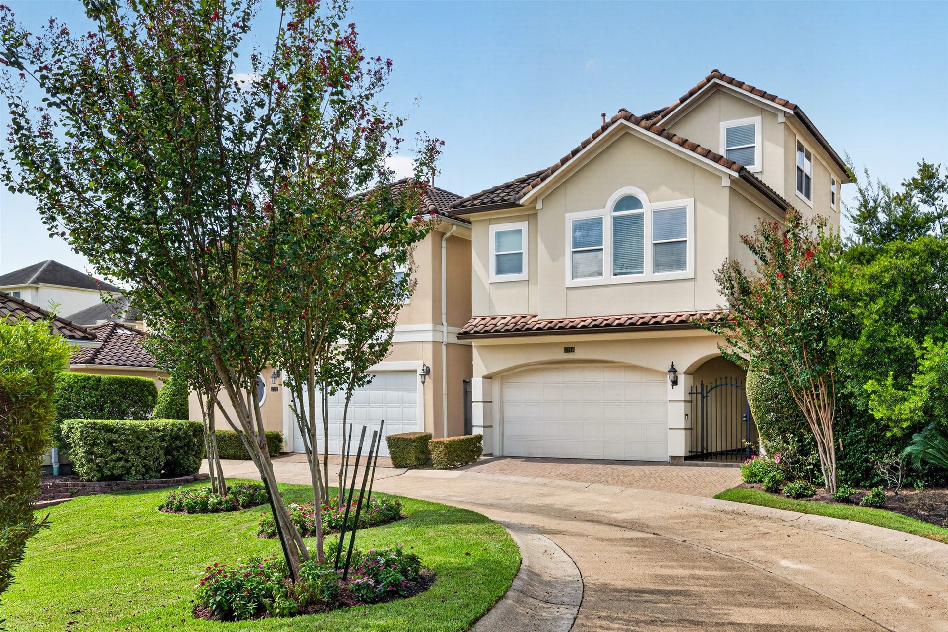2816 Mcculloch Circle, Houston, TX 77056 2816 Mcculloch Circle, Houston, TX 77056